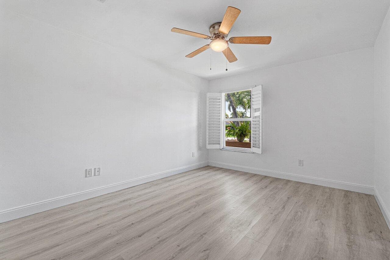 6930 NW 2nd Terrace, Boca Raton, FL 33487 23