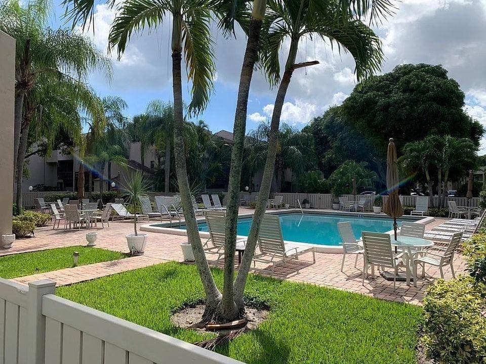 159 NW 70th Street 402, Boca Raton, FL 33487 26