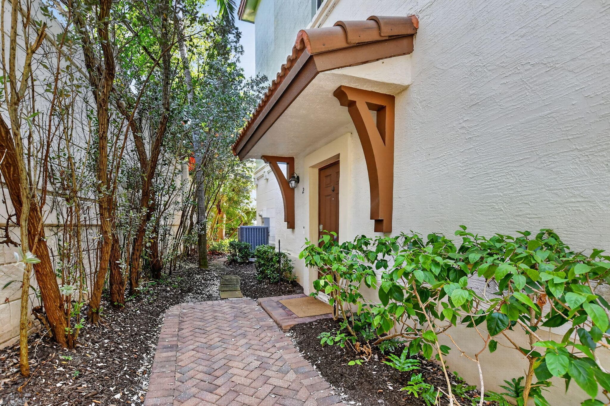 27 NW Hawthorne Place, Boca Raton, FL 33432 2