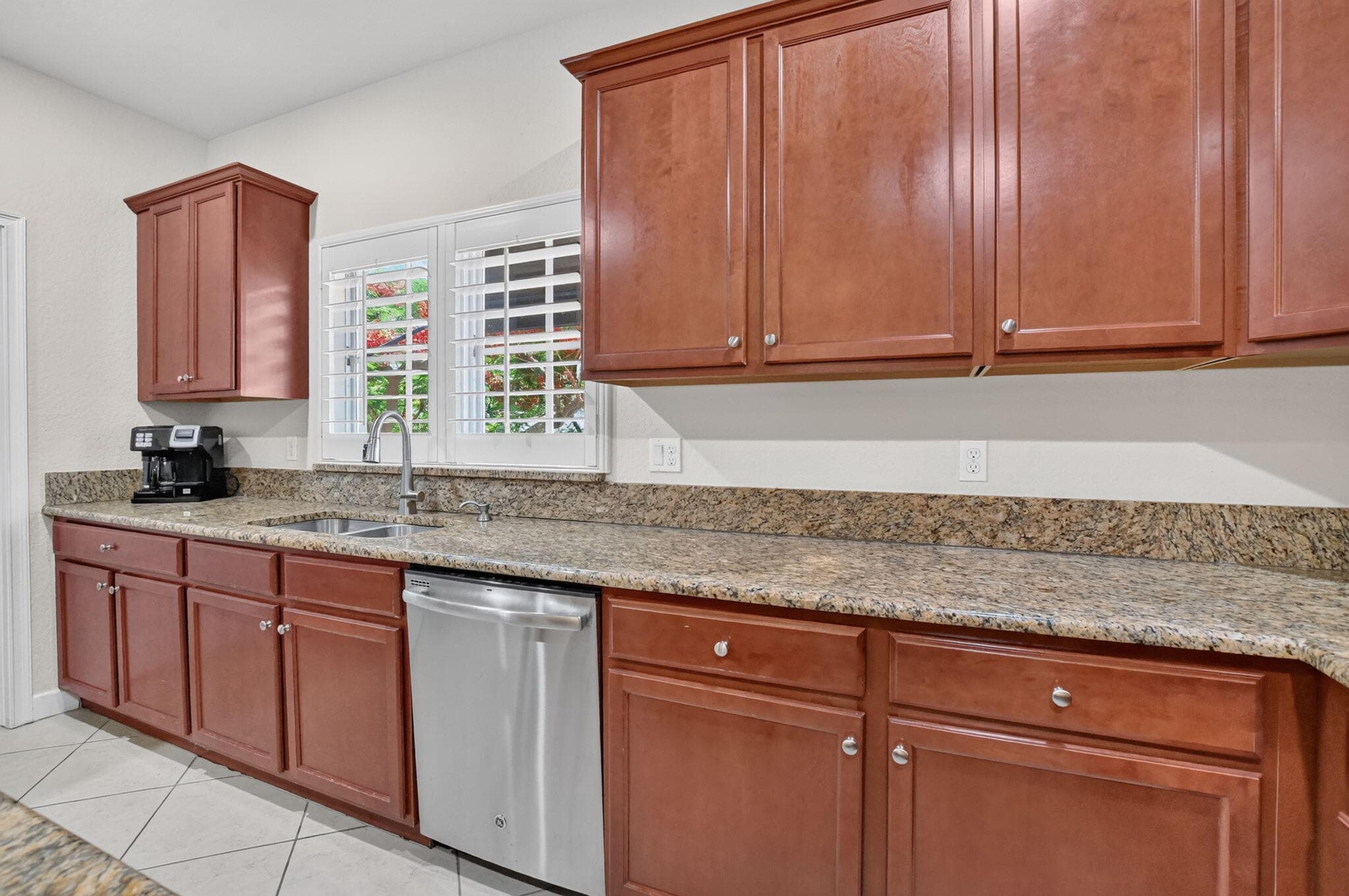 27 NW Hawthorne Place, Boca Raton, FL 33432 23