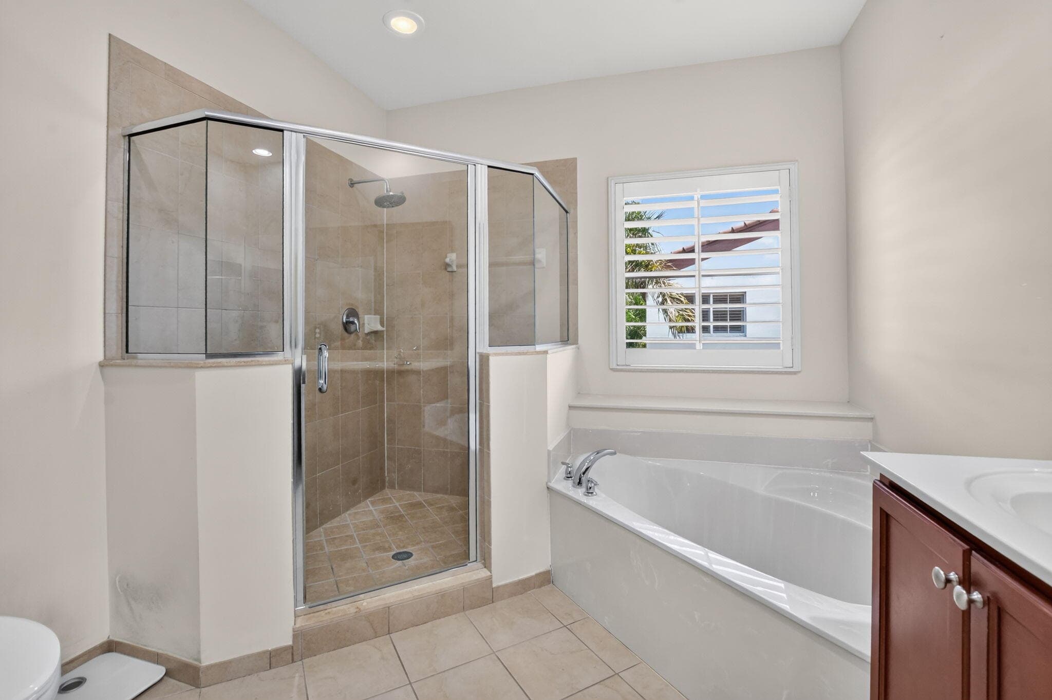 27 NW Hawthorne Place, Boca Raton, FL 33432 35