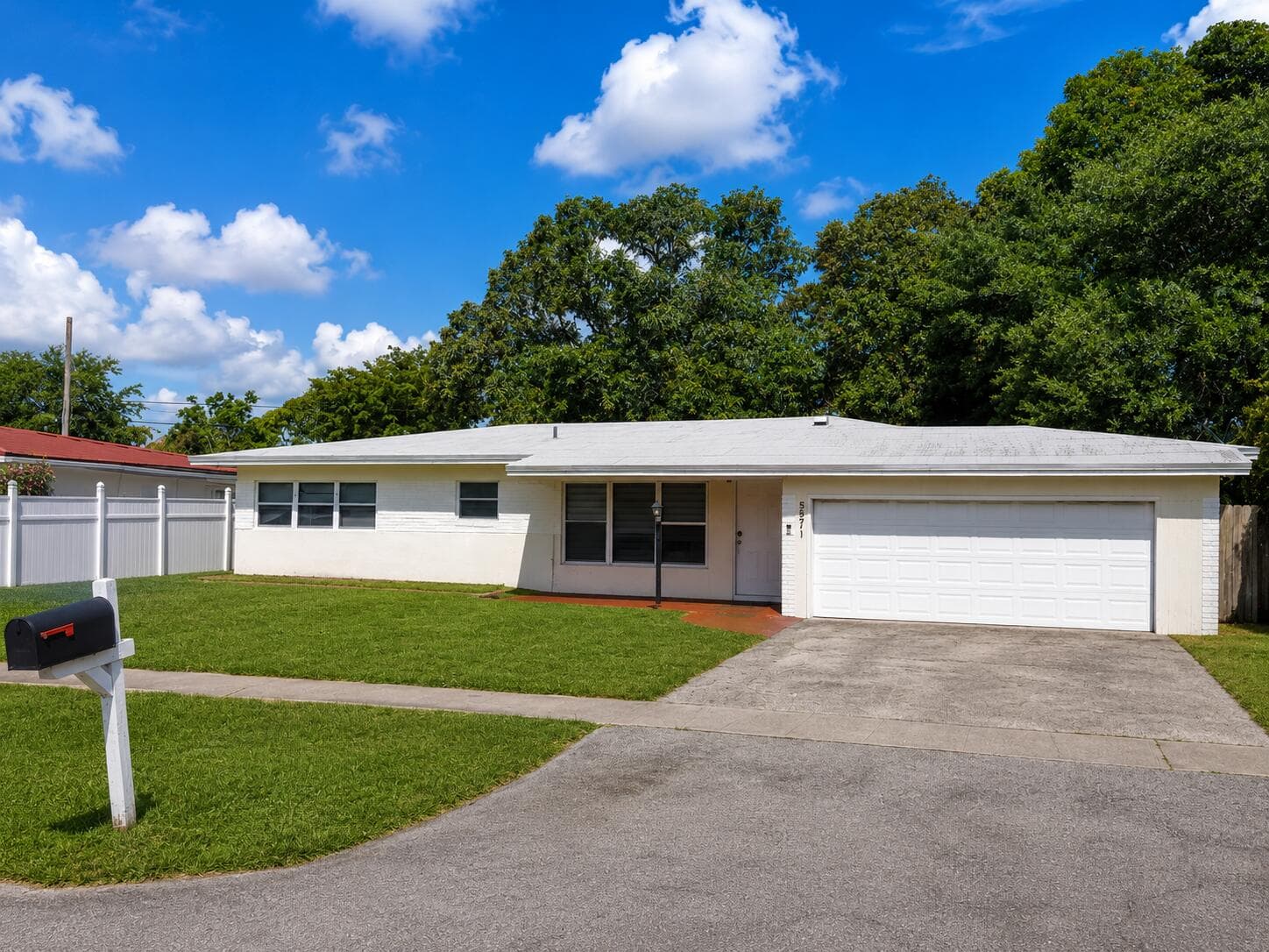 557 W Dayton Circle, Fort Lauderdale, FL 33312 2