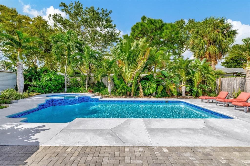 925 NE 25th Avenue, Pompano Beach, FL 33062 35