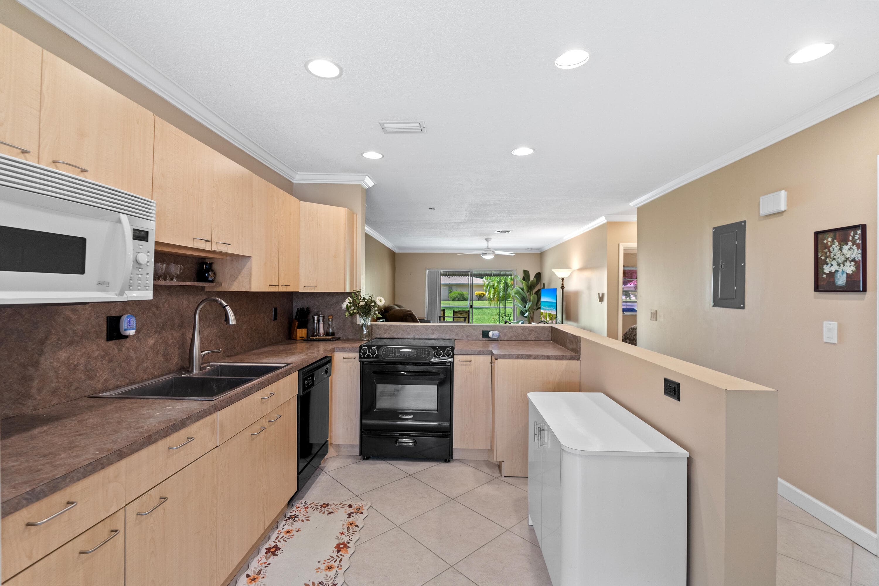 8666 Bella Vista Drive 111, Boca Raton, FL 33433 5