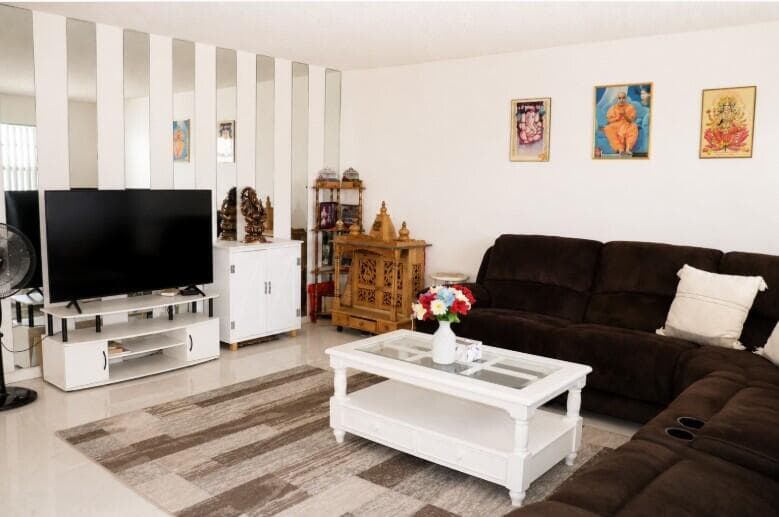 321 Burgundy G, Delray Beach, FL 33484 2