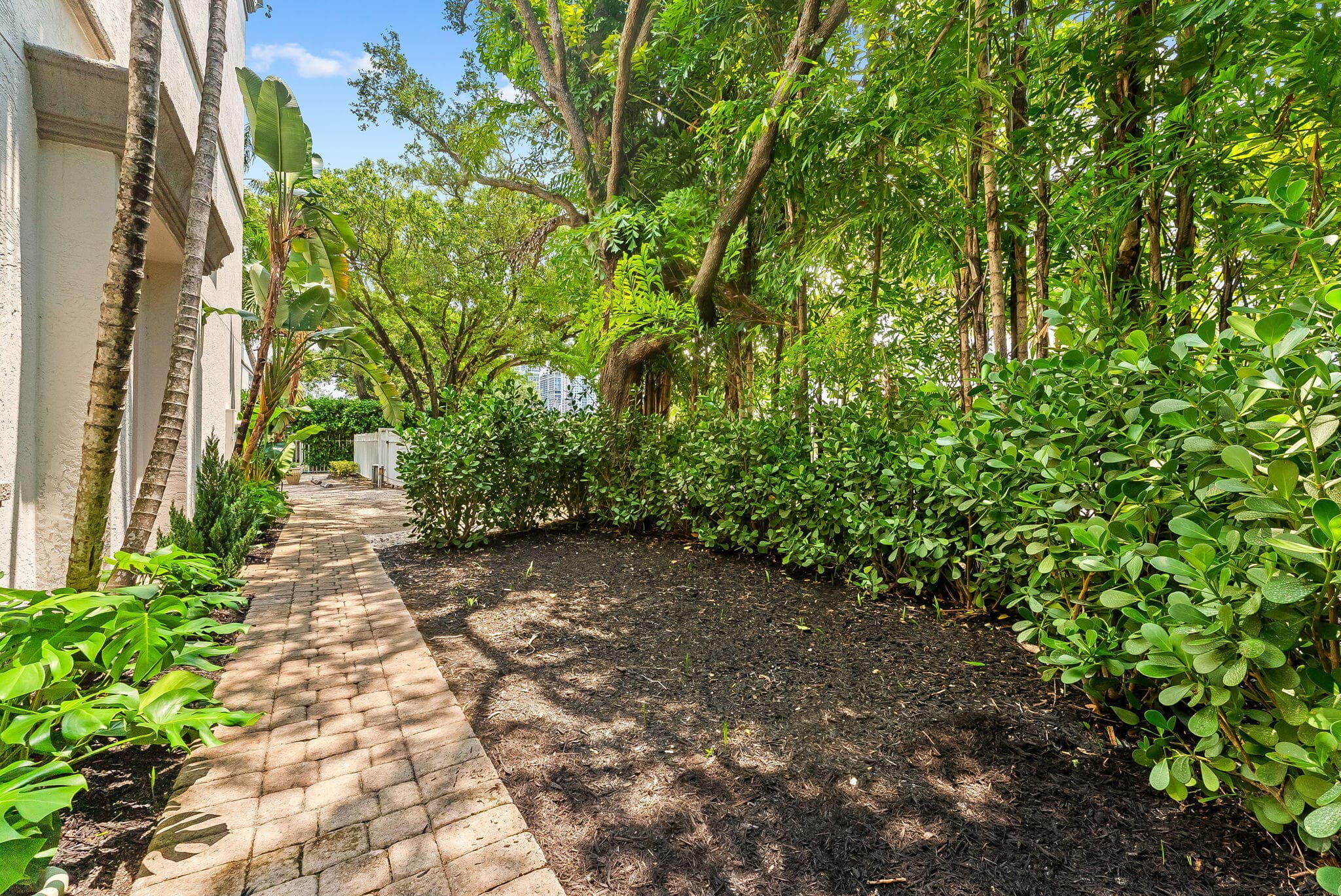 725 SW 4th Avenue, Fort Lauderdale, FL 33315 32