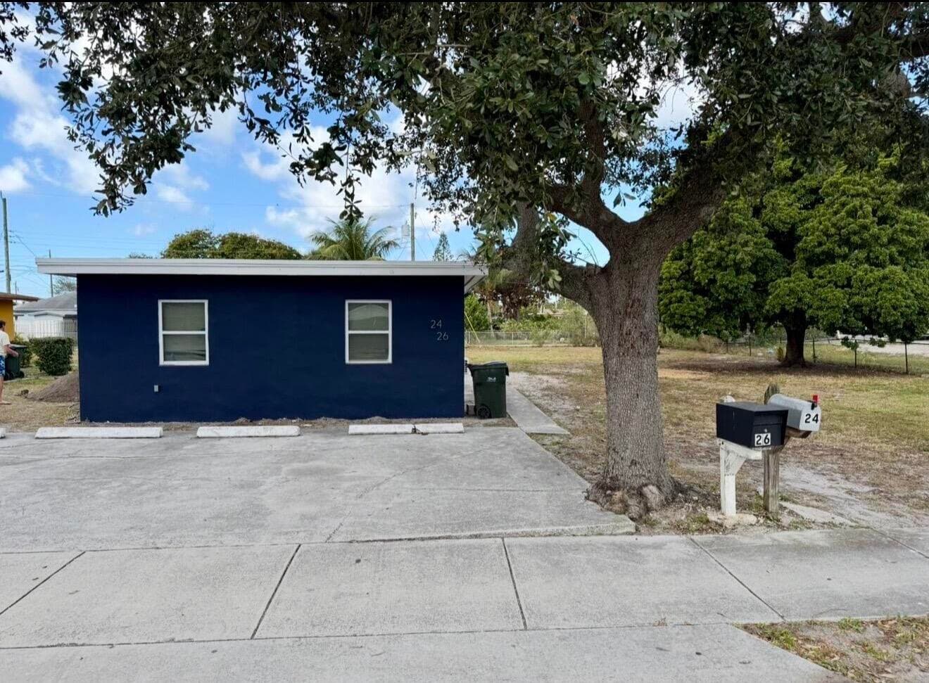 24 SW 10th Avenue, Delray Beach, FL 33444