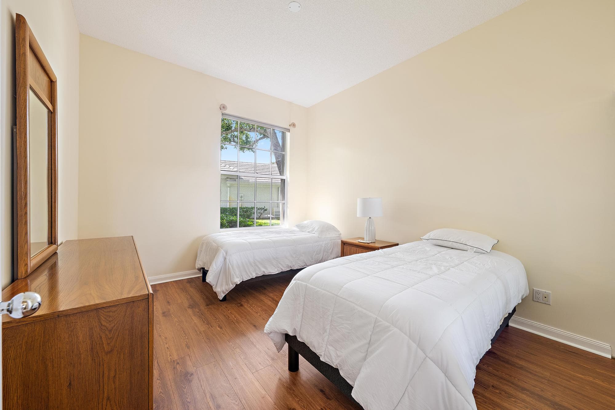 8548 Beaconhill Road, Palm Beach Gardens, FL 33410 11