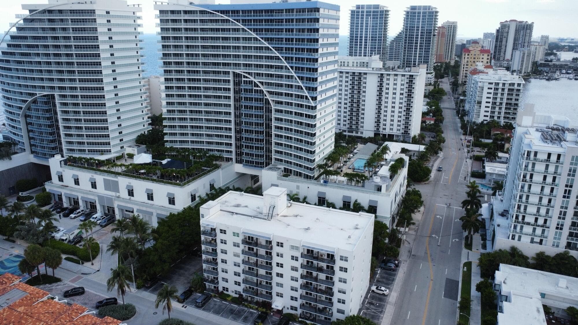 3000 Riomar Street 210, Fort Lauderdale, FL 33304 8