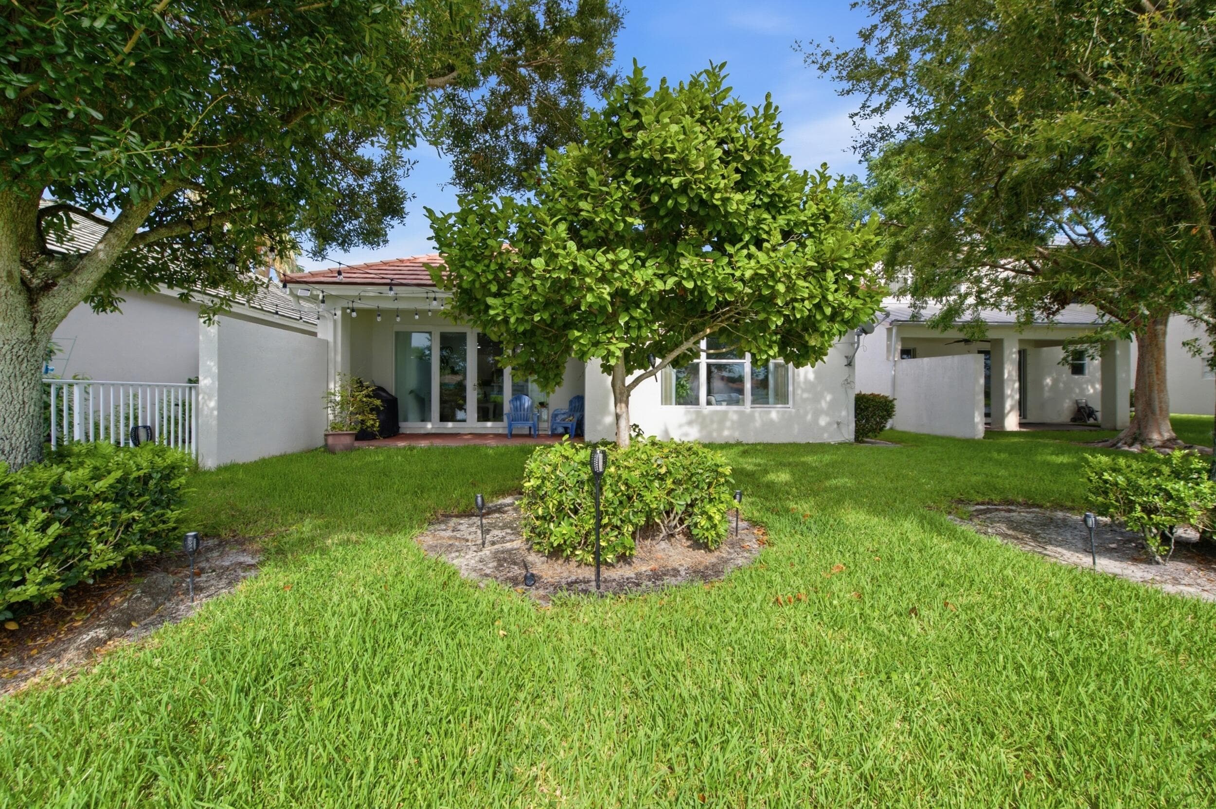 732 Belle Grove Lane, West Palm Beach, FL 33411 34