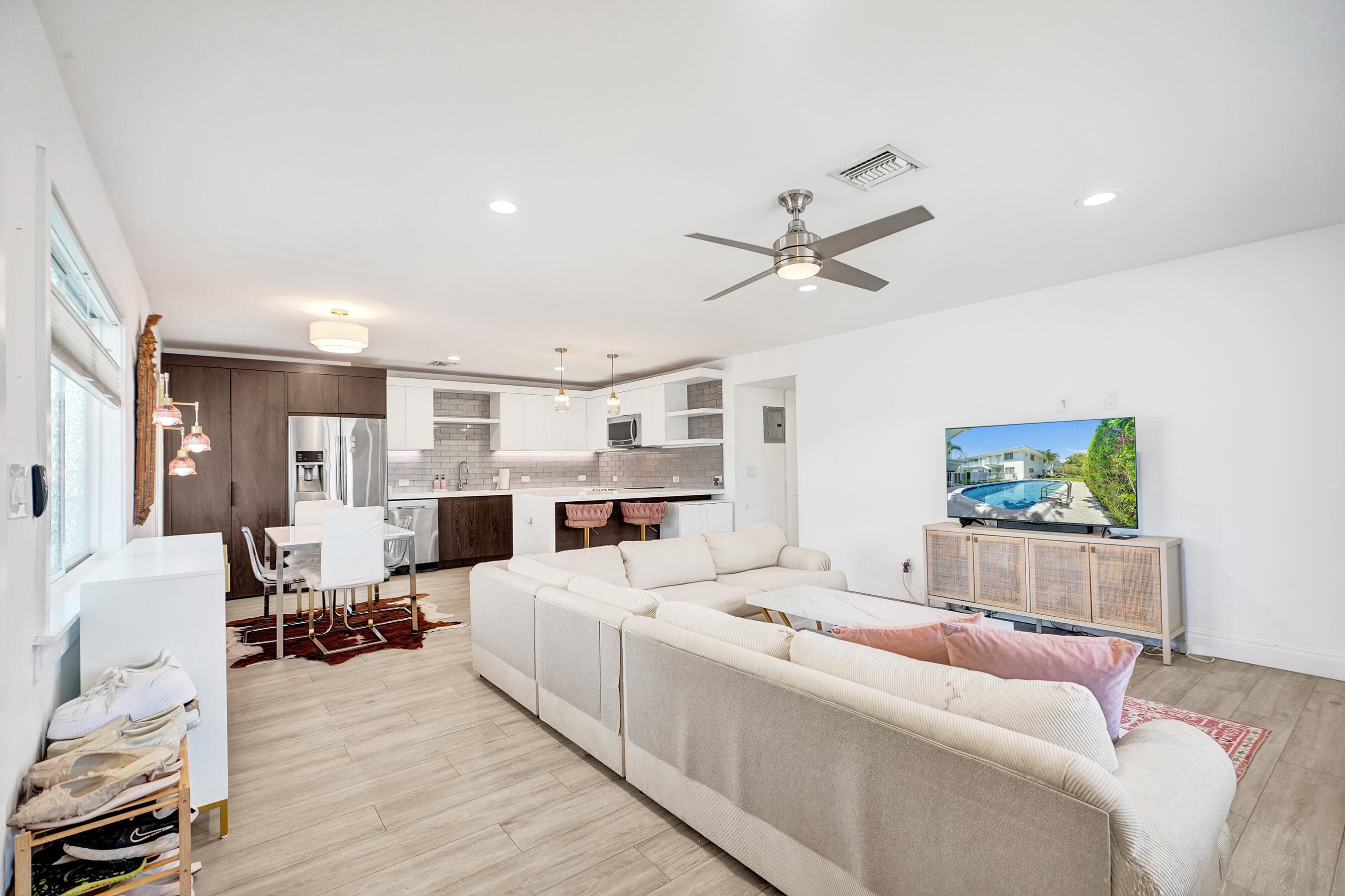 2050 NE 39th Street 101, Fort Lauderdale, FL 33308 5