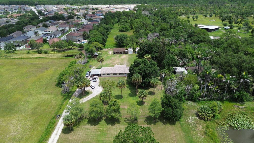9302 Orange Avenue, Fort Pierce, FL 34945 4