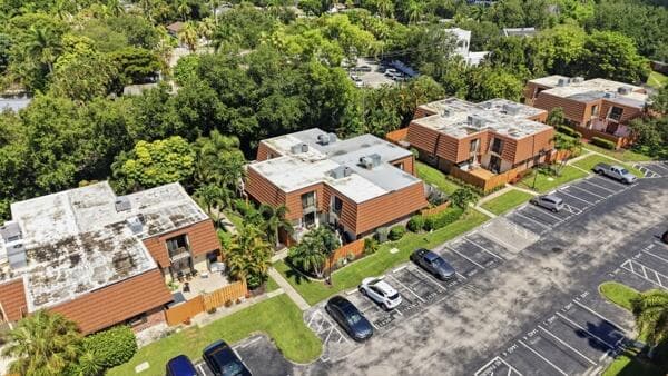 1438 Park Shore Circle 3, Fort Myers, FL 33901 38