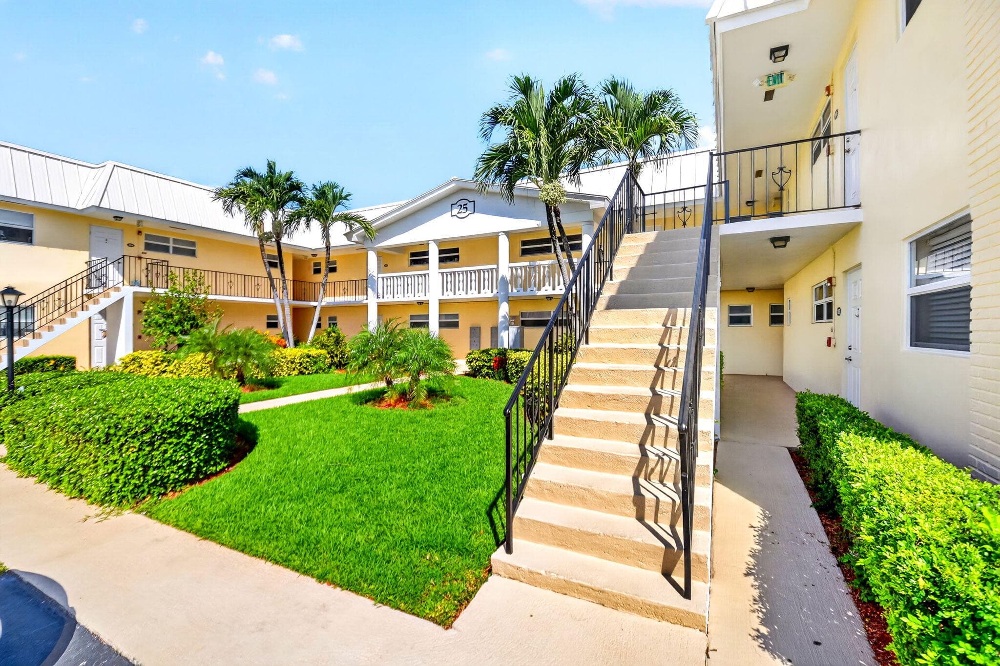 25 Colonial Club Drive 205, Boynton Beach, FL 33435