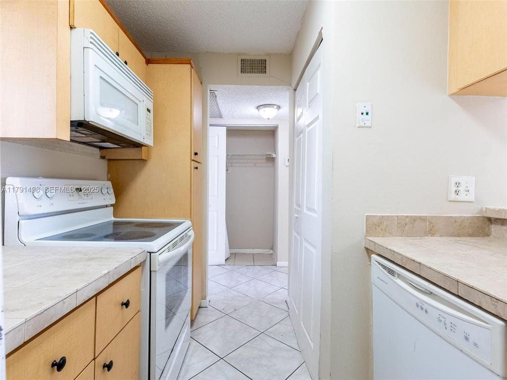 10106 Twin Lakes Drive Unit 4, Coral Springs, FL 33071 6