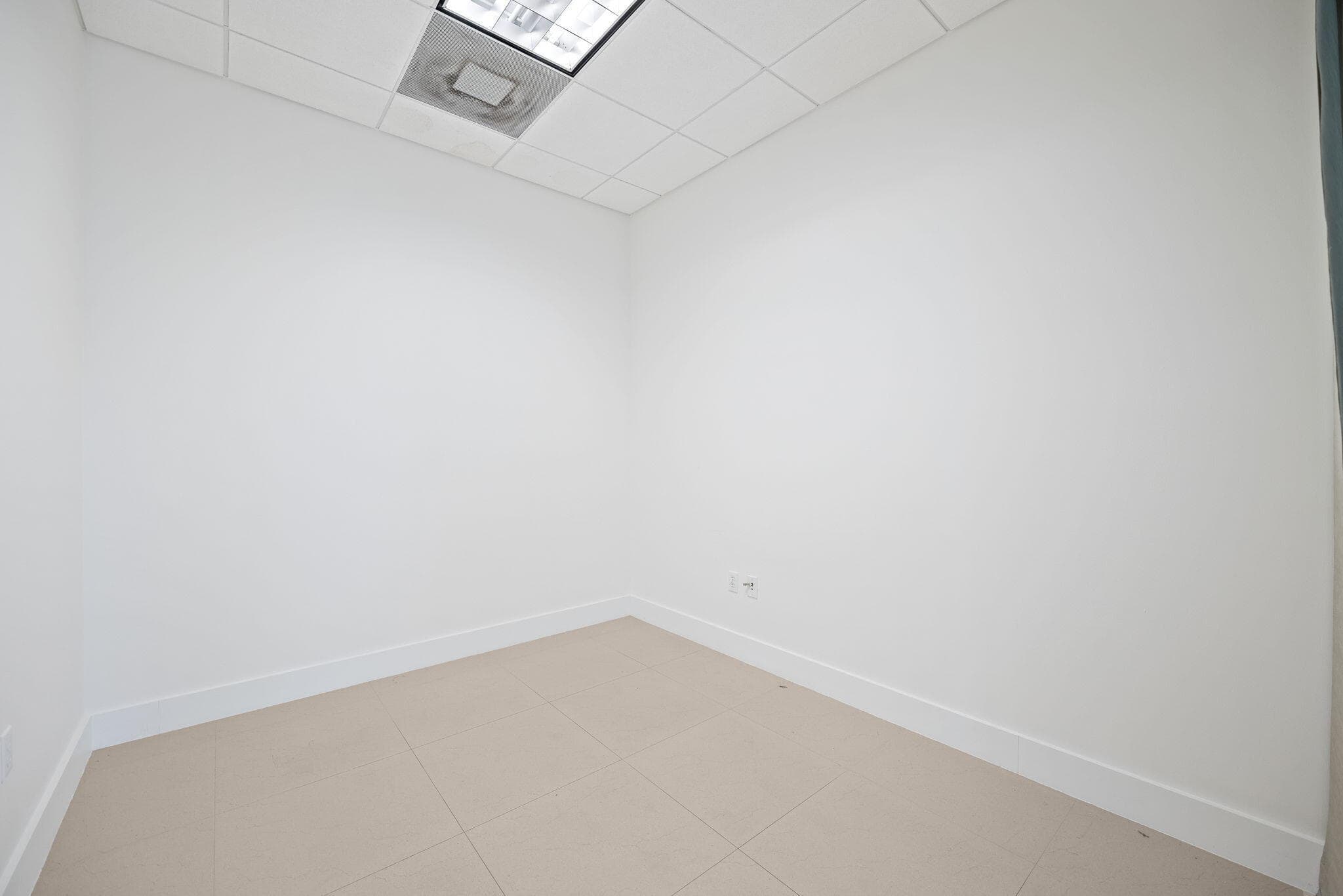 175 SW 7th Street 1600, Miami, FL 33130 13