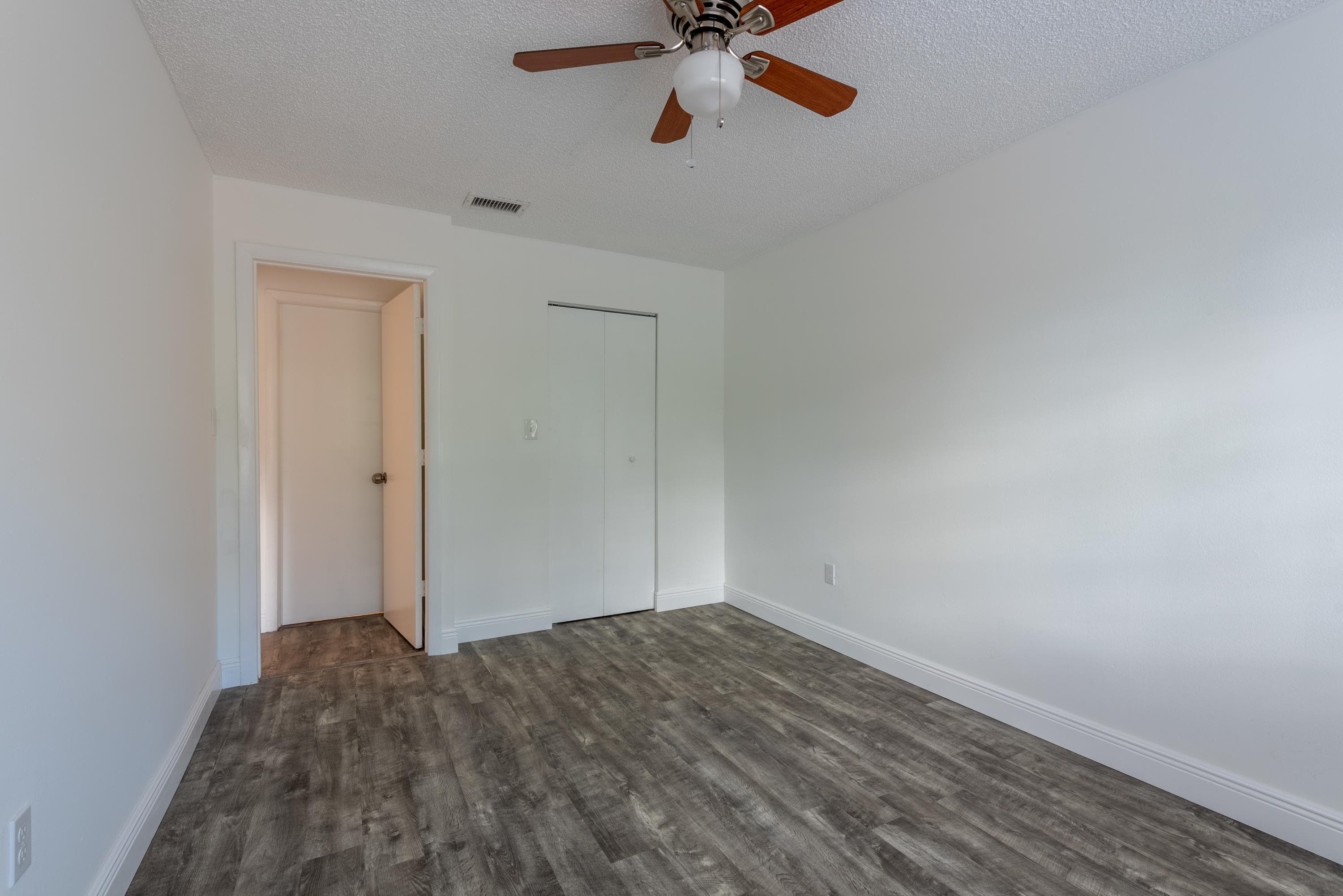 5847 S 37th Street, Greenacres, FL 33463 6