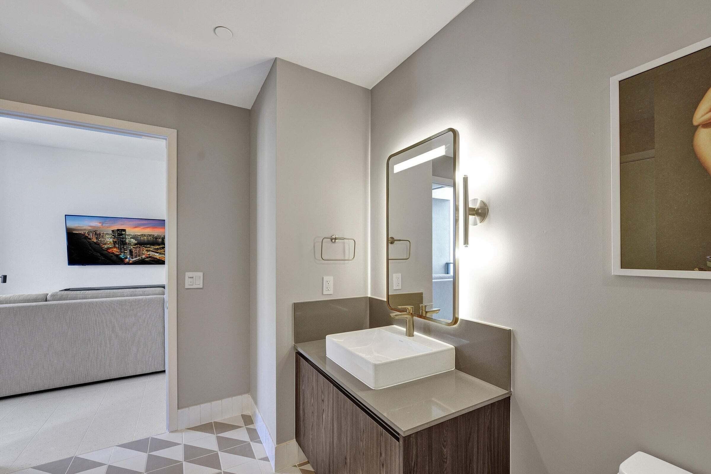 159 NE 6th Street 4813, Miami, FL 33132 9