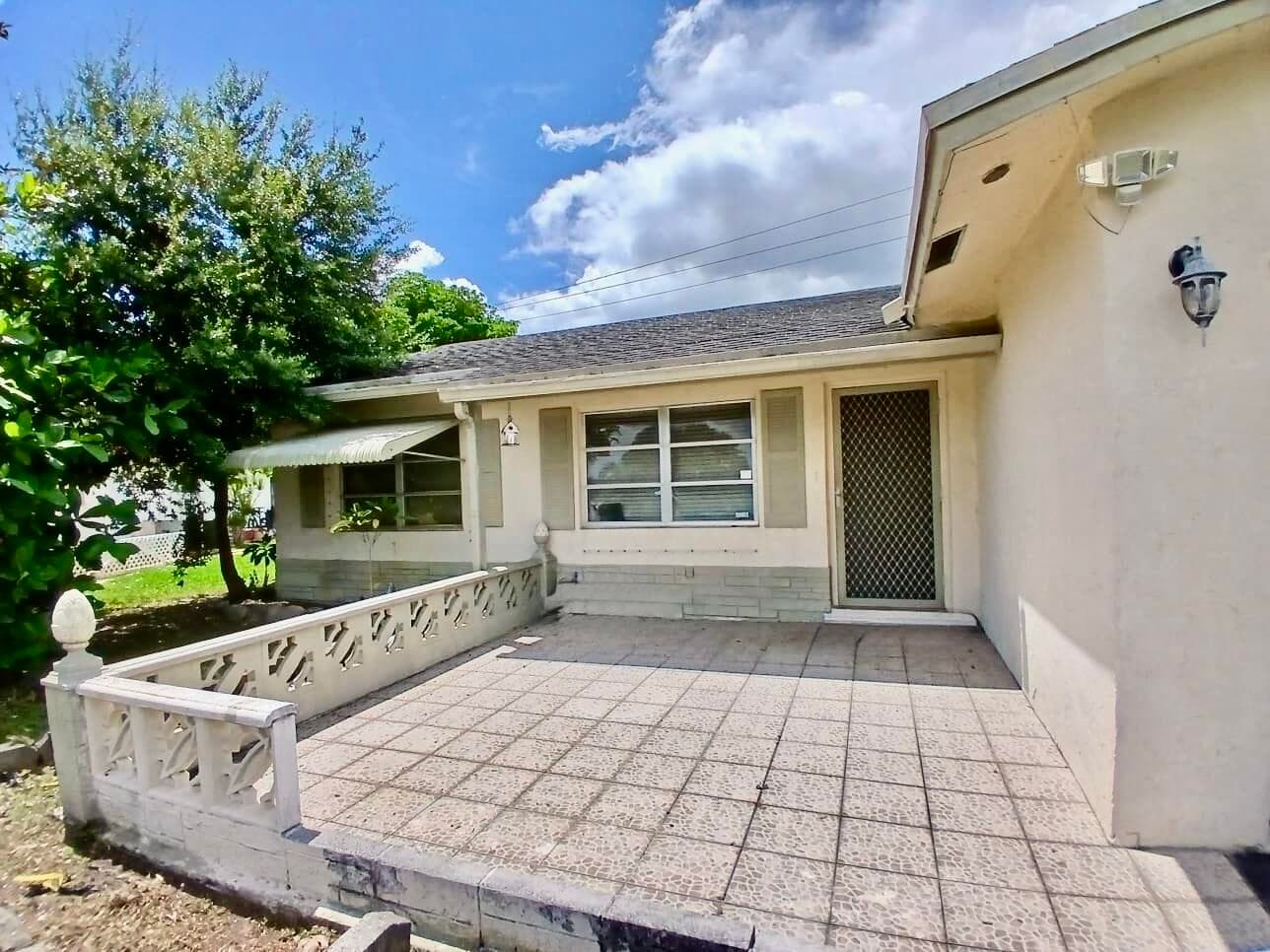 9500 NW 70th Street, Tamarac, FL 33321 3