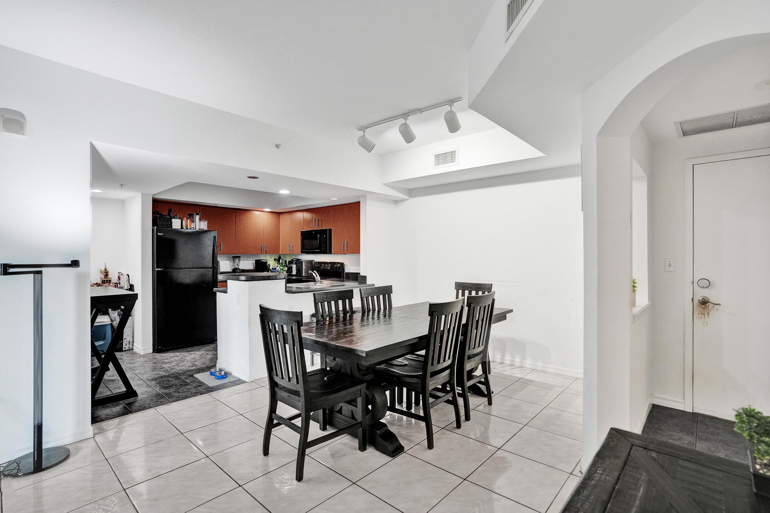 100 N Federal Highway 723, Fort Lauderdale, FL 33301 24