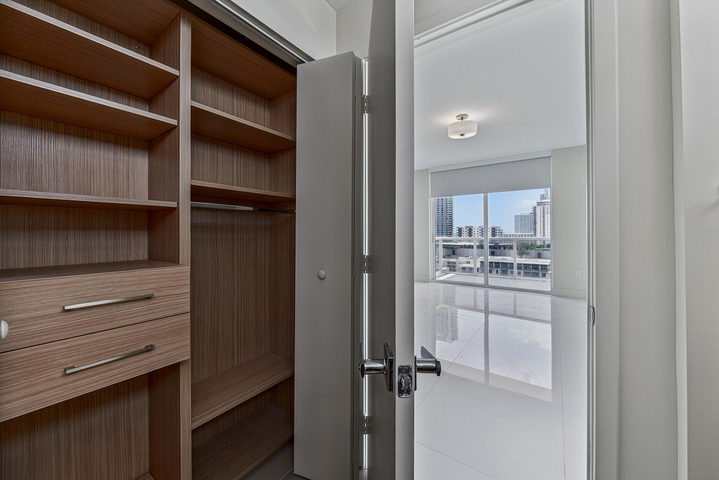 600 NE 27th Street 1605, Miami, FL 33137 28