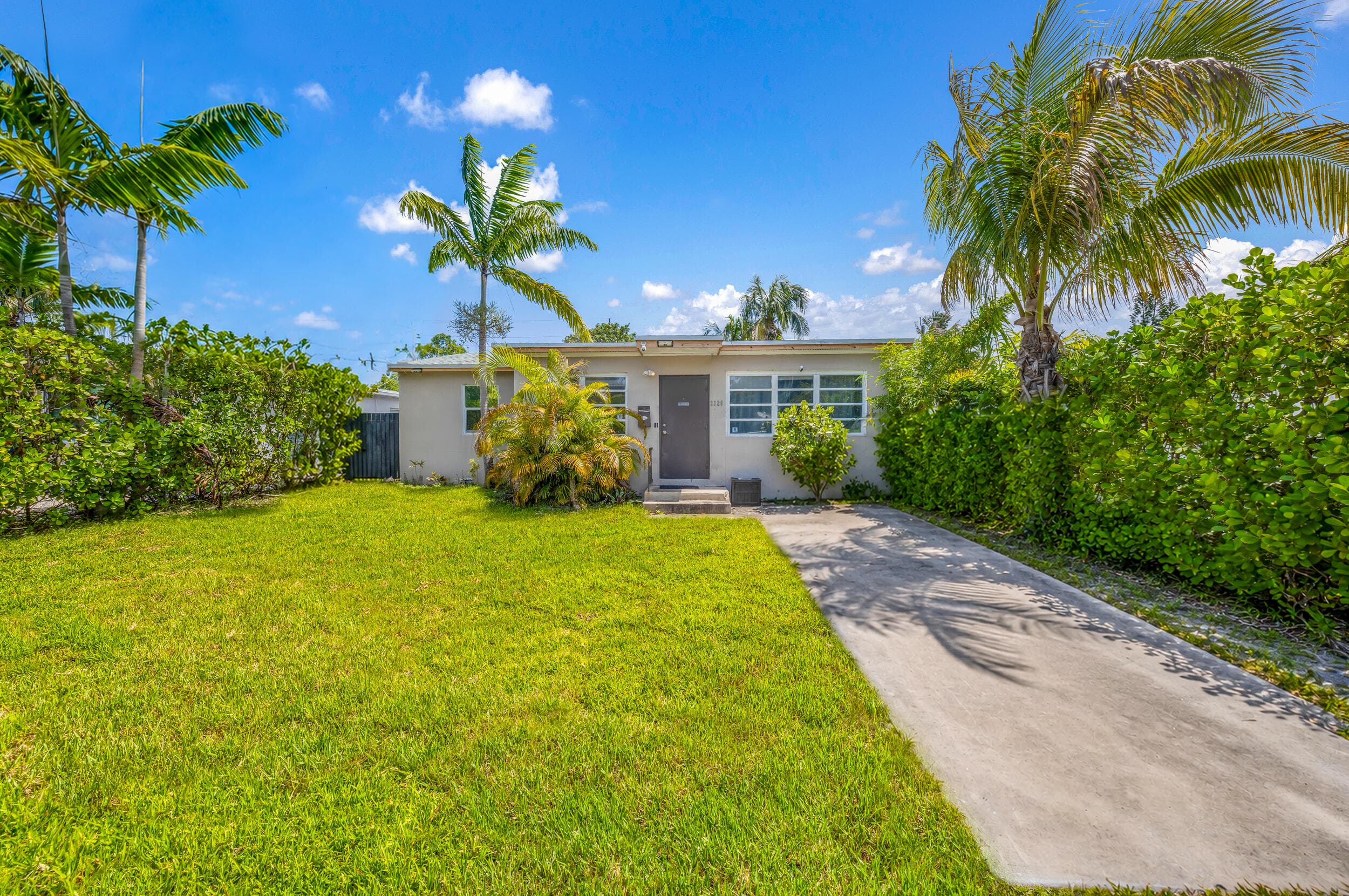2326 Harding Street, Hollywood, FL 33020