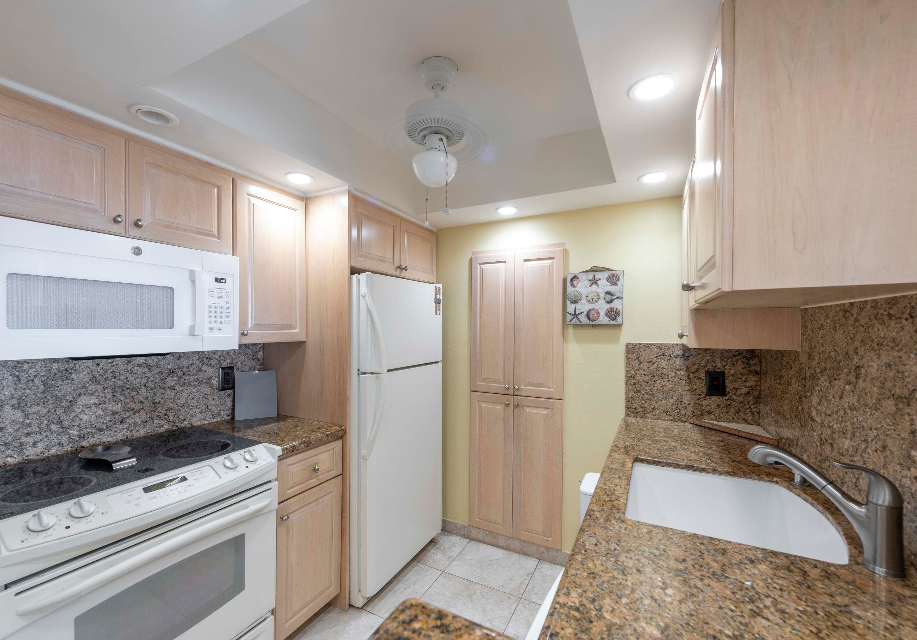 111 Briny Avenue 22-12, Pompano Beach, FL 33062 7