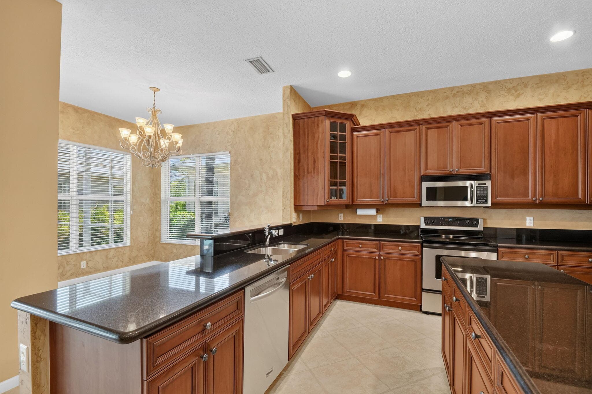 9377 Madewood Court, Royal Palm Beach, FL 33411 18
