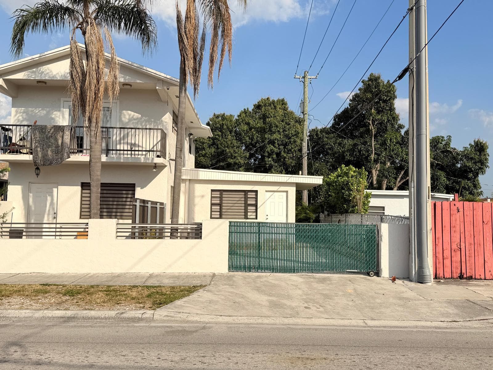 1390 W 37th Street 101, Hialeah, FL 33012
