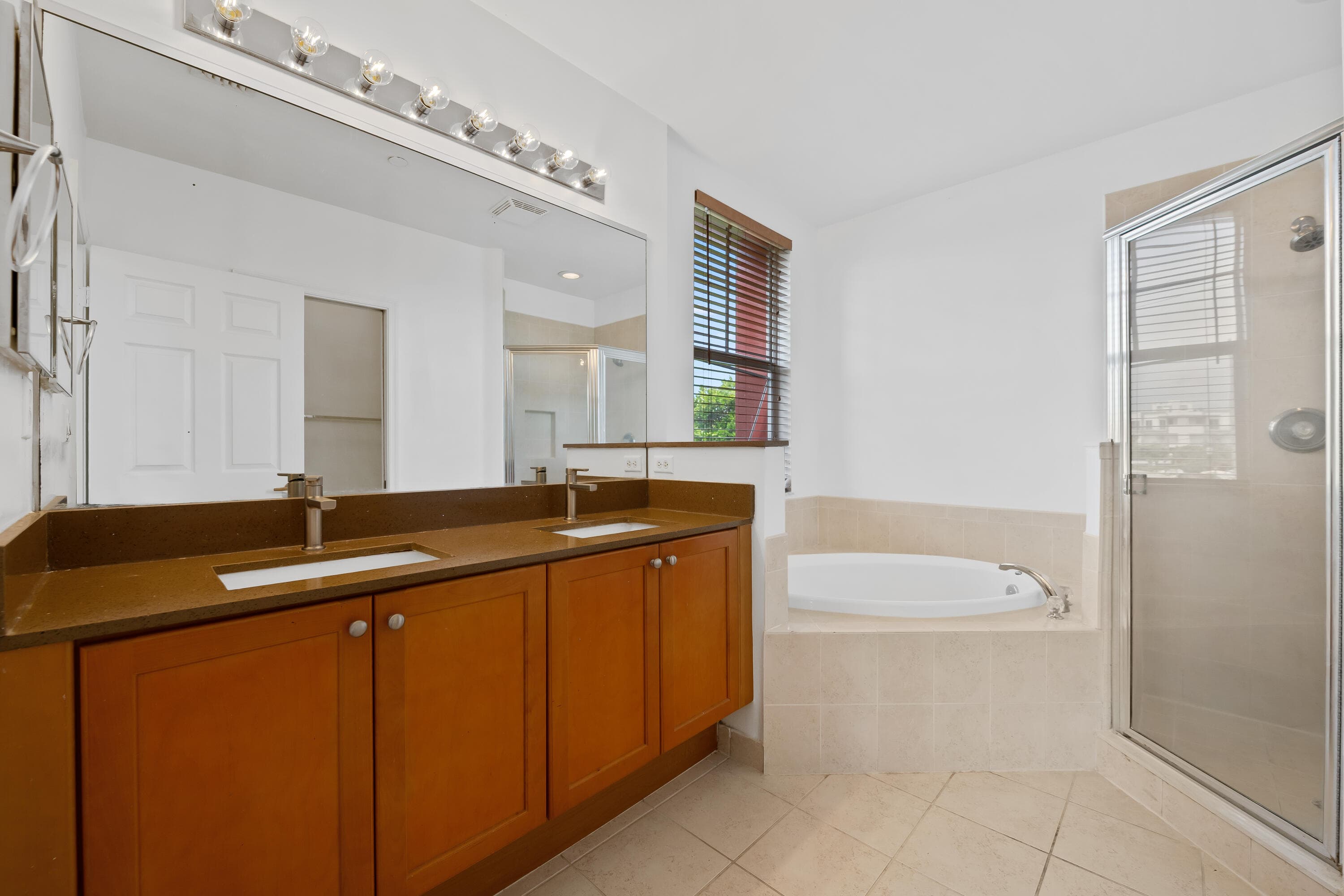 1033 NE 17th Way 905, Fort Lauderdale, FL 33304 20