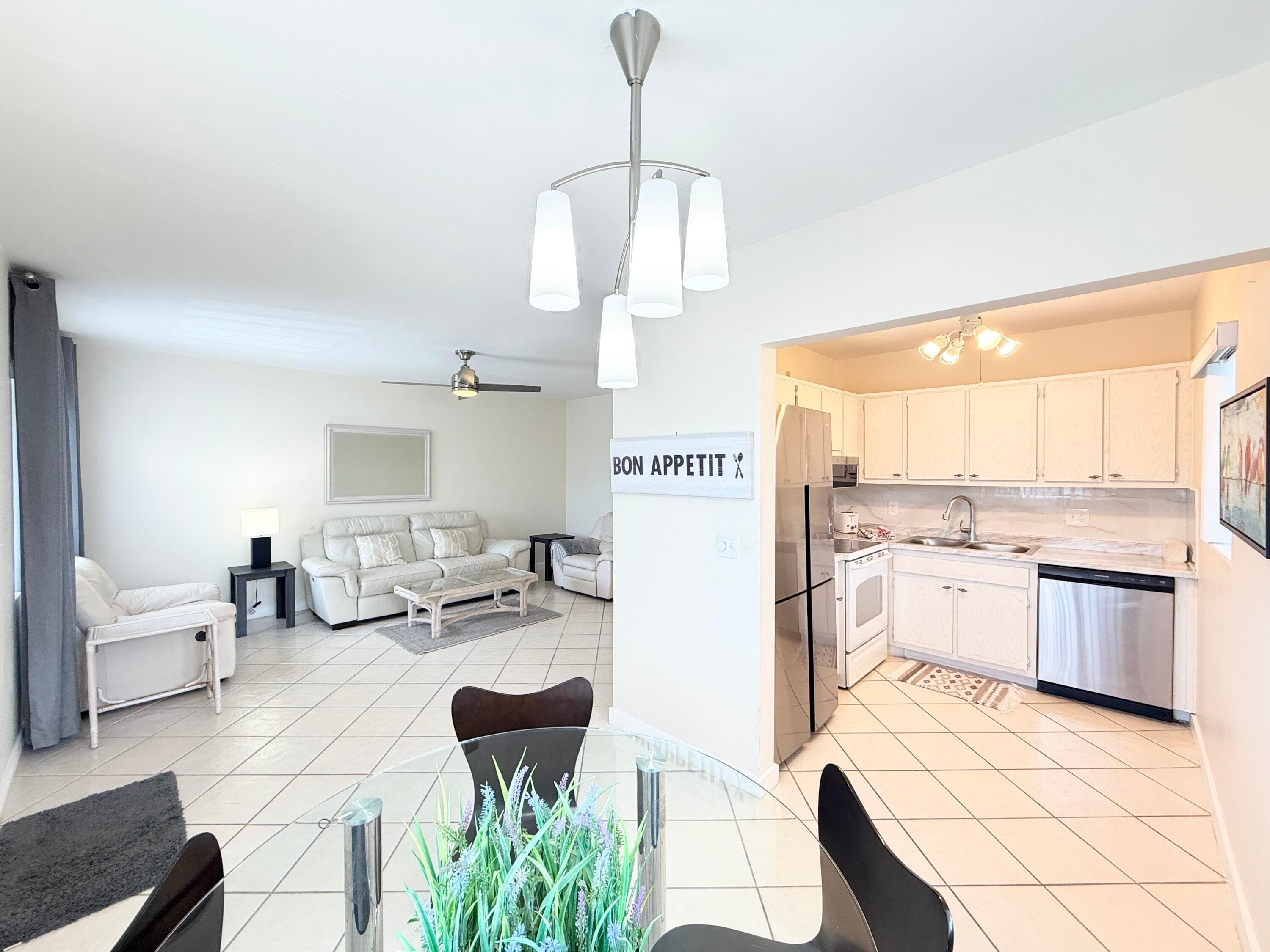 2880 Lake Osborne Drive 205, Lake Worth Beach, FL 33461 3