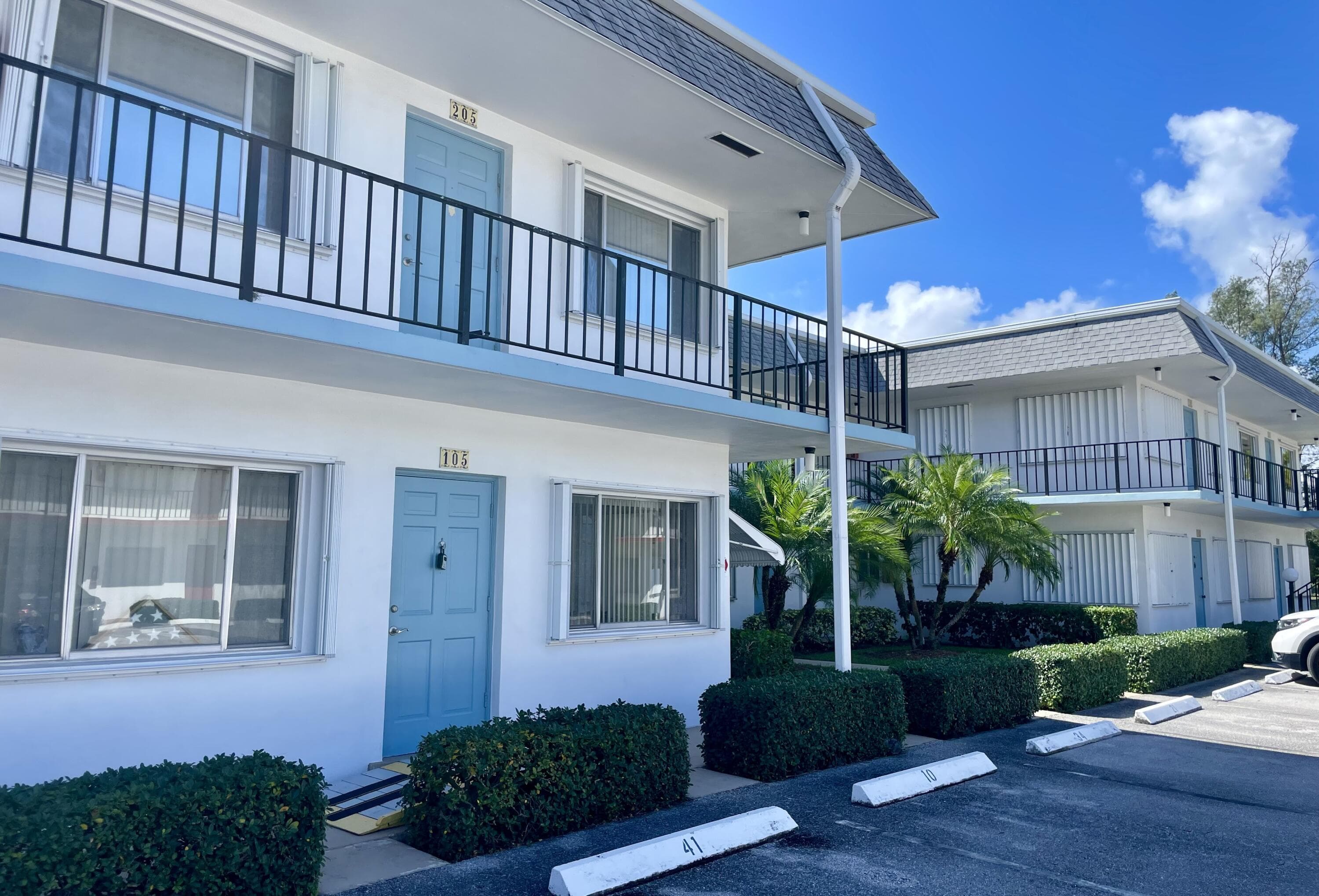 2880 Lake Osborne Drive 205, Lake Worth Beach, FL 33461 2