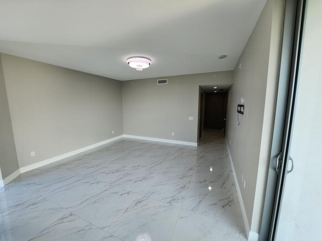 17301 Biscayne Boulevard 1202, North Miami Beach, FL 33160 15