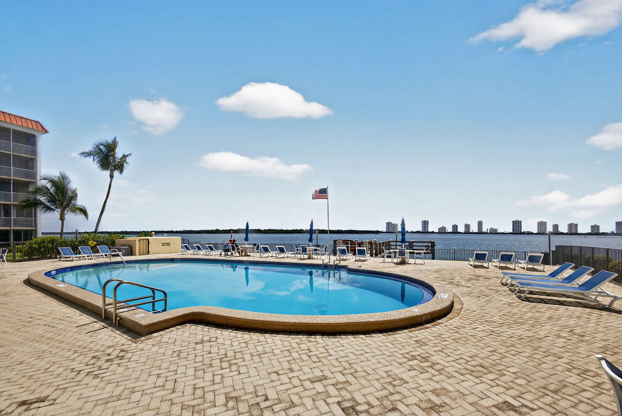 100 Paradise Harbour Boulevard 307, North Palm Beach, FL 33408 33