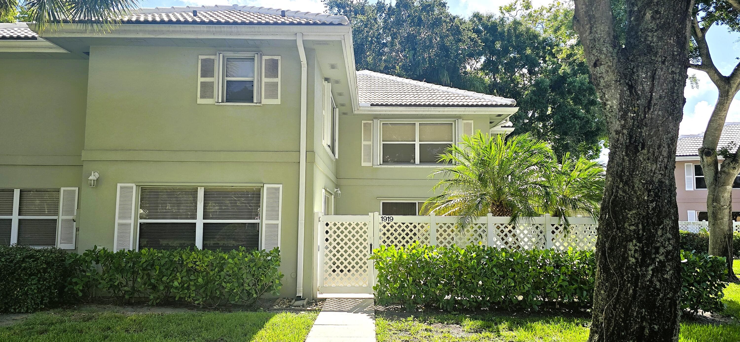 1919 Hartford Court, West Palm Beach, FL 33409 2