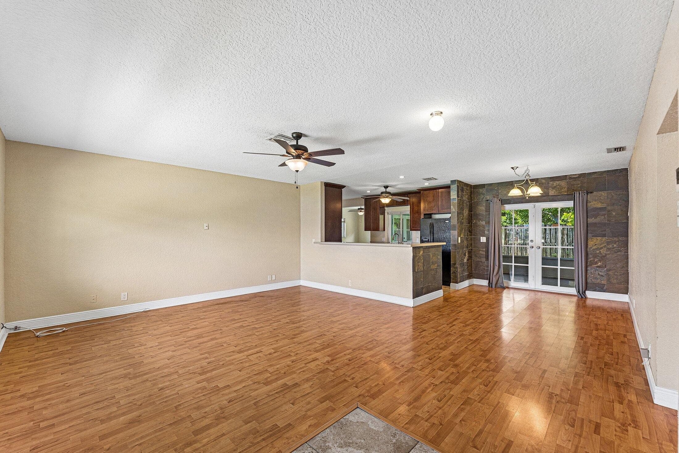 301 SE 3rd Street, Deerfield Beach, FL 33441 7