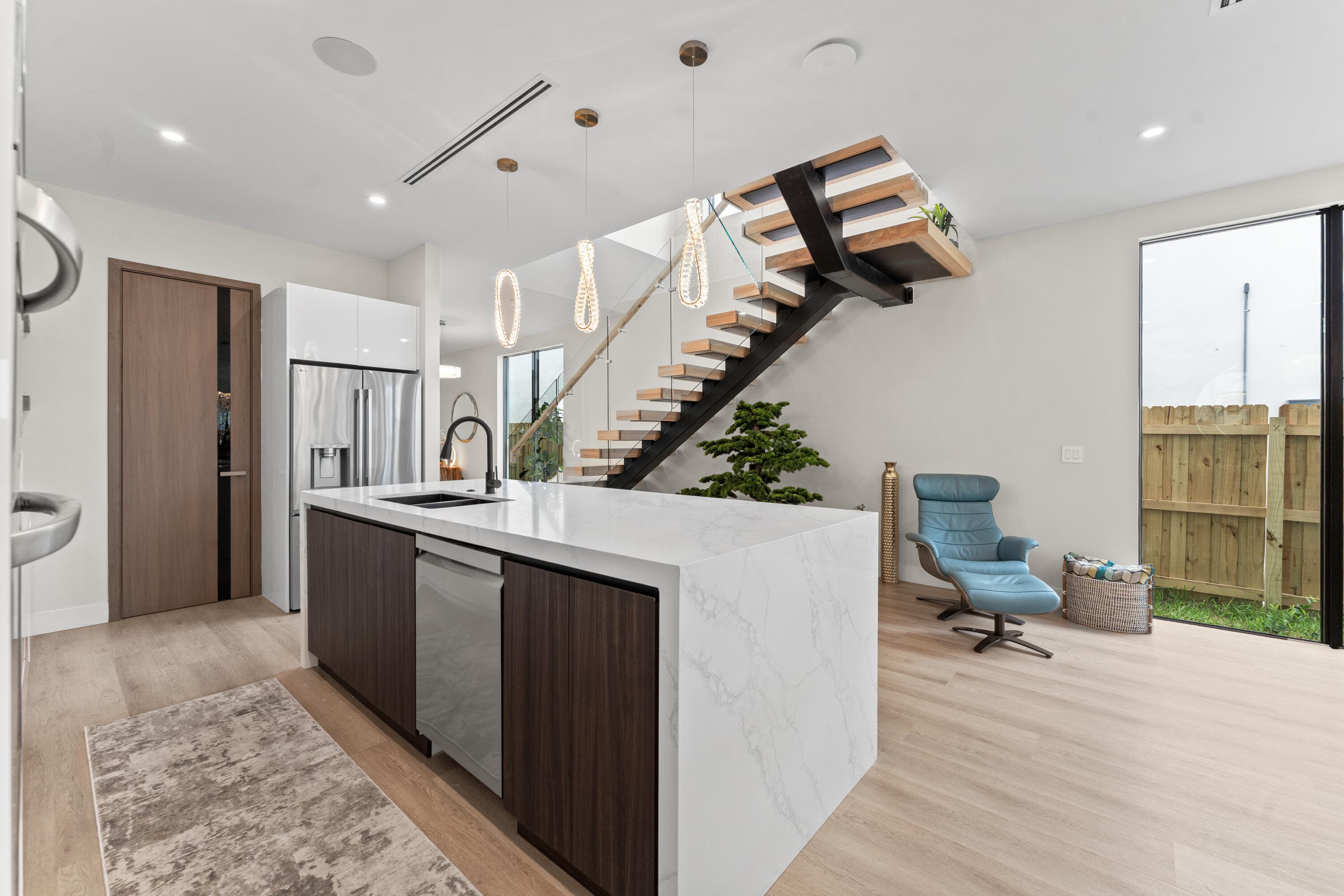 1103 NE 16th Avenue, Fort Lauderdale, FL 33304 8