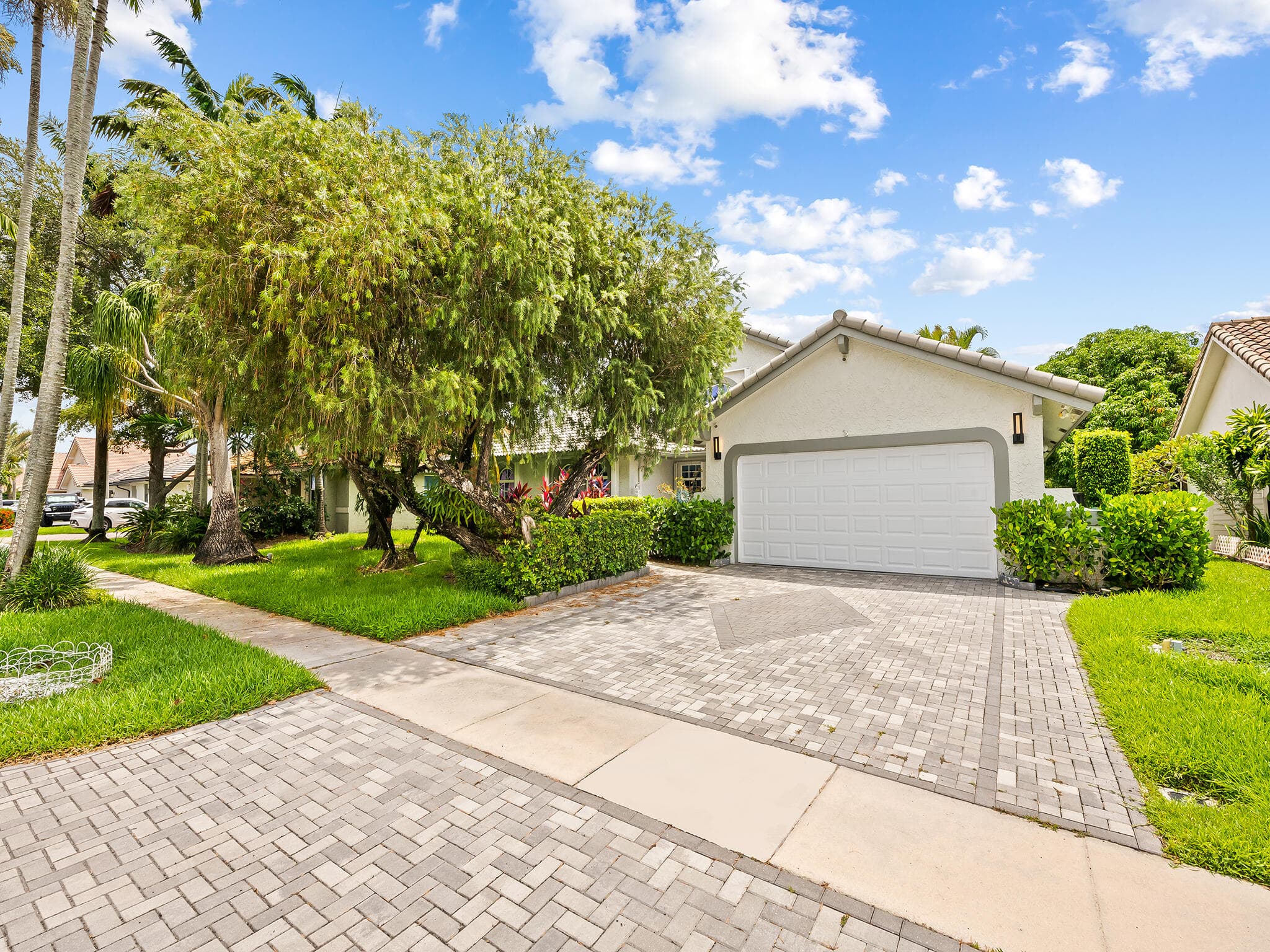 1750 W Oak Knoll Circle, Davie, FL 33324 5