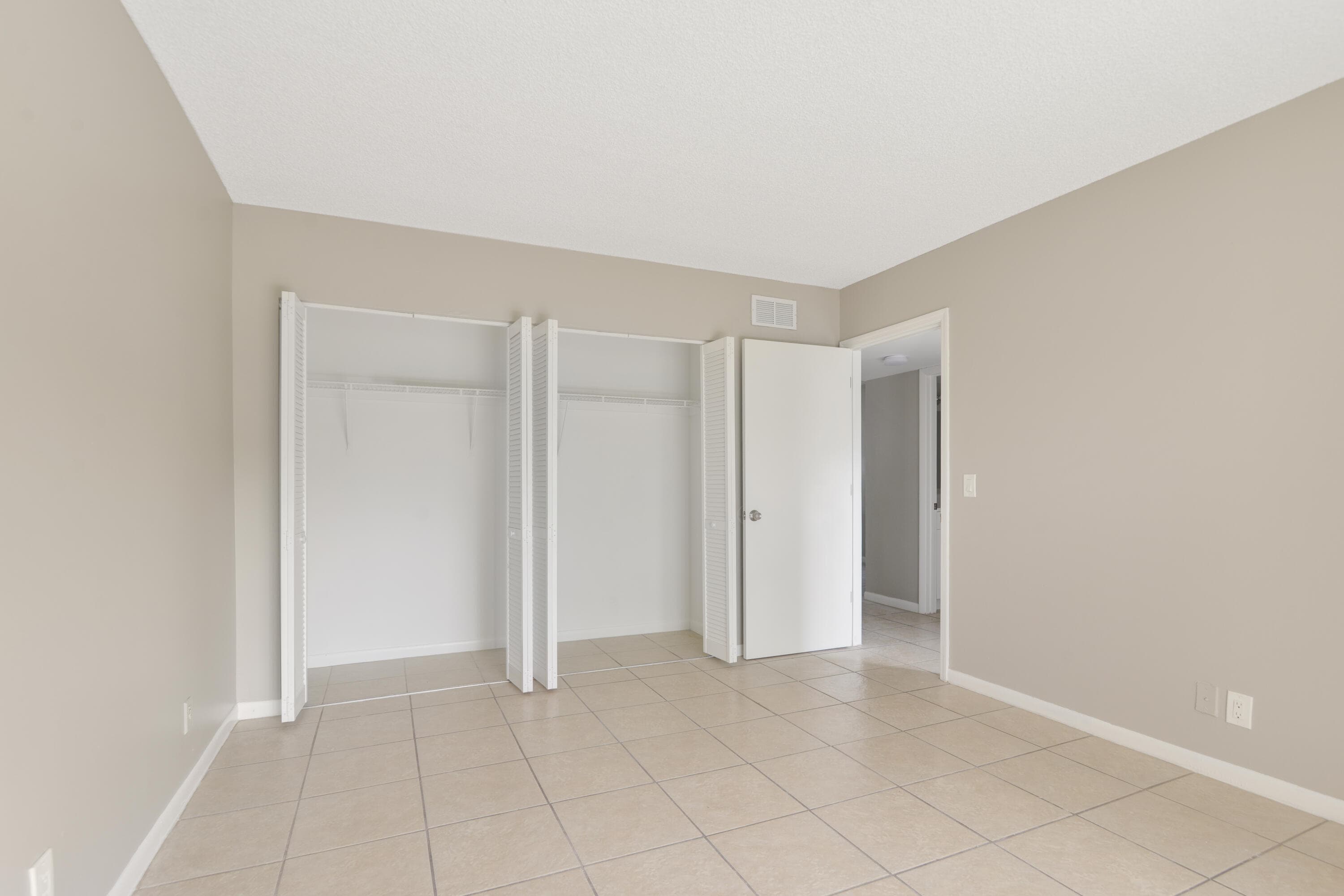 400 Nottingham Circle D, Greenacres, FL 33463 13