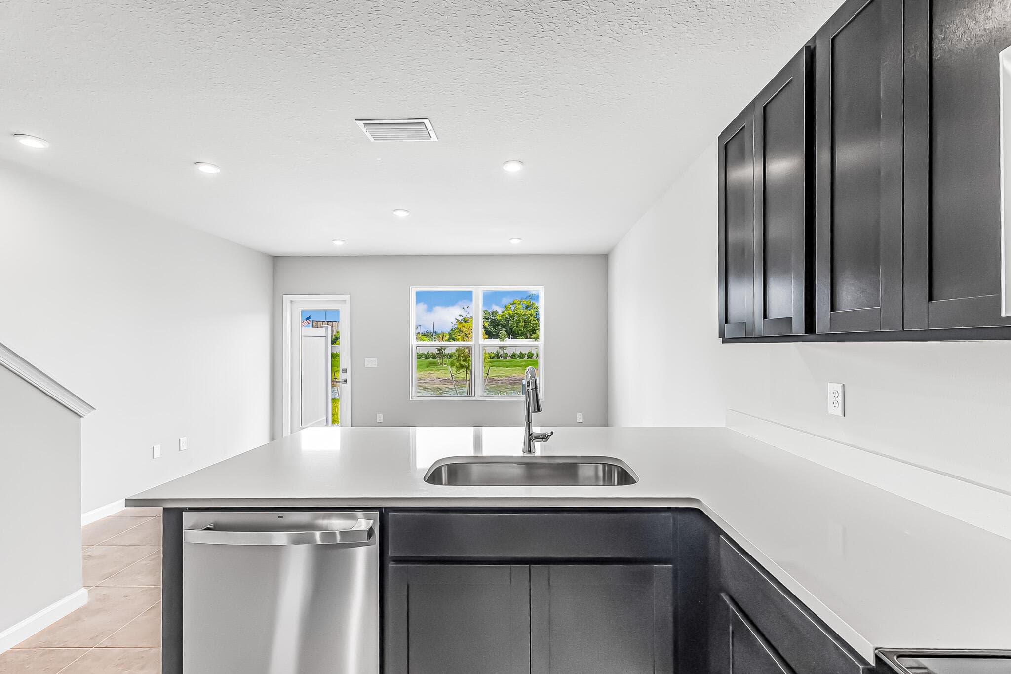 106 Savannah Lakes Boulevard, Fort Pierce, FL 34982 8