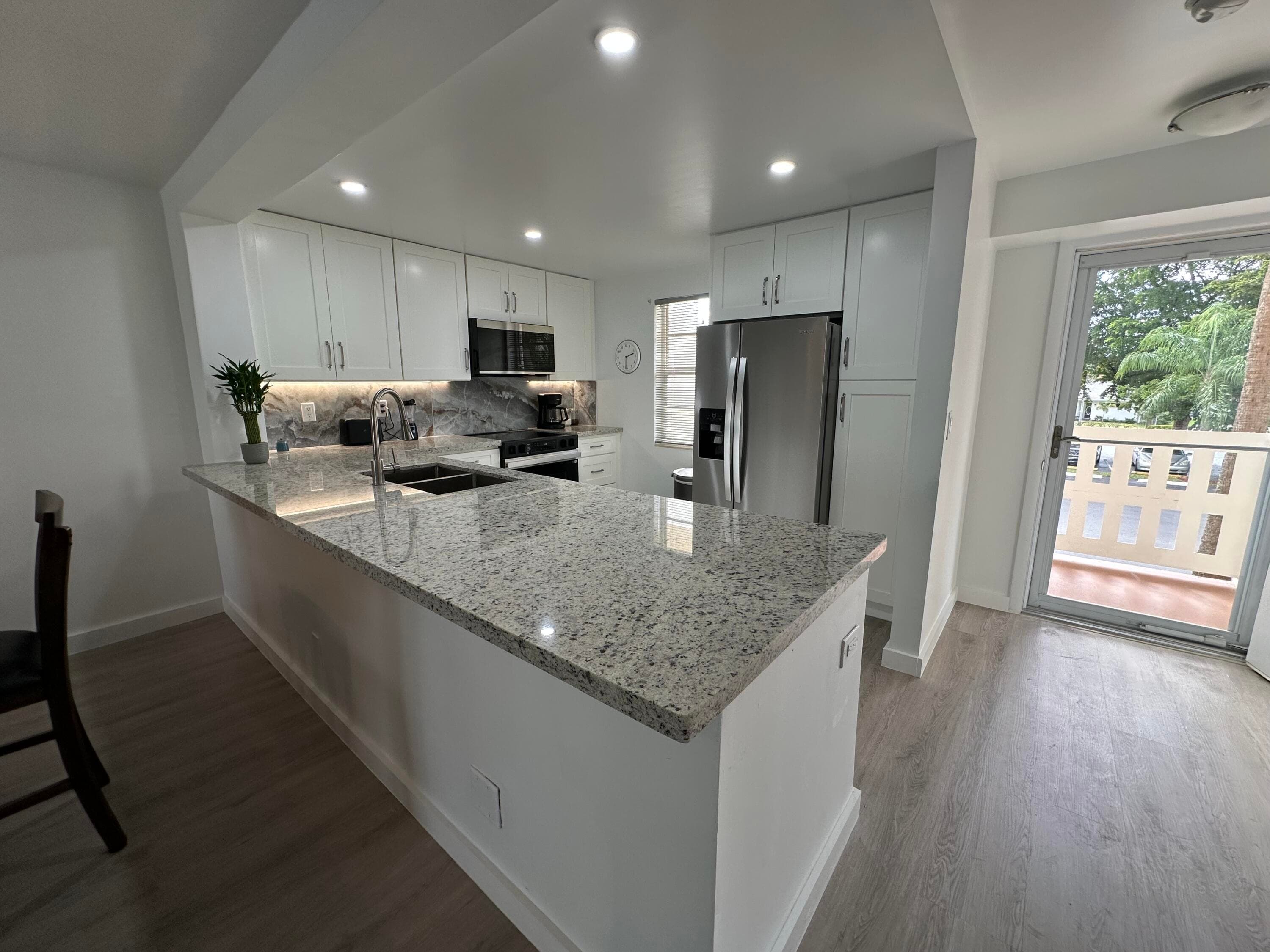 141 SE 3rd Avenue 203, Dania Beach, FL 33004 3