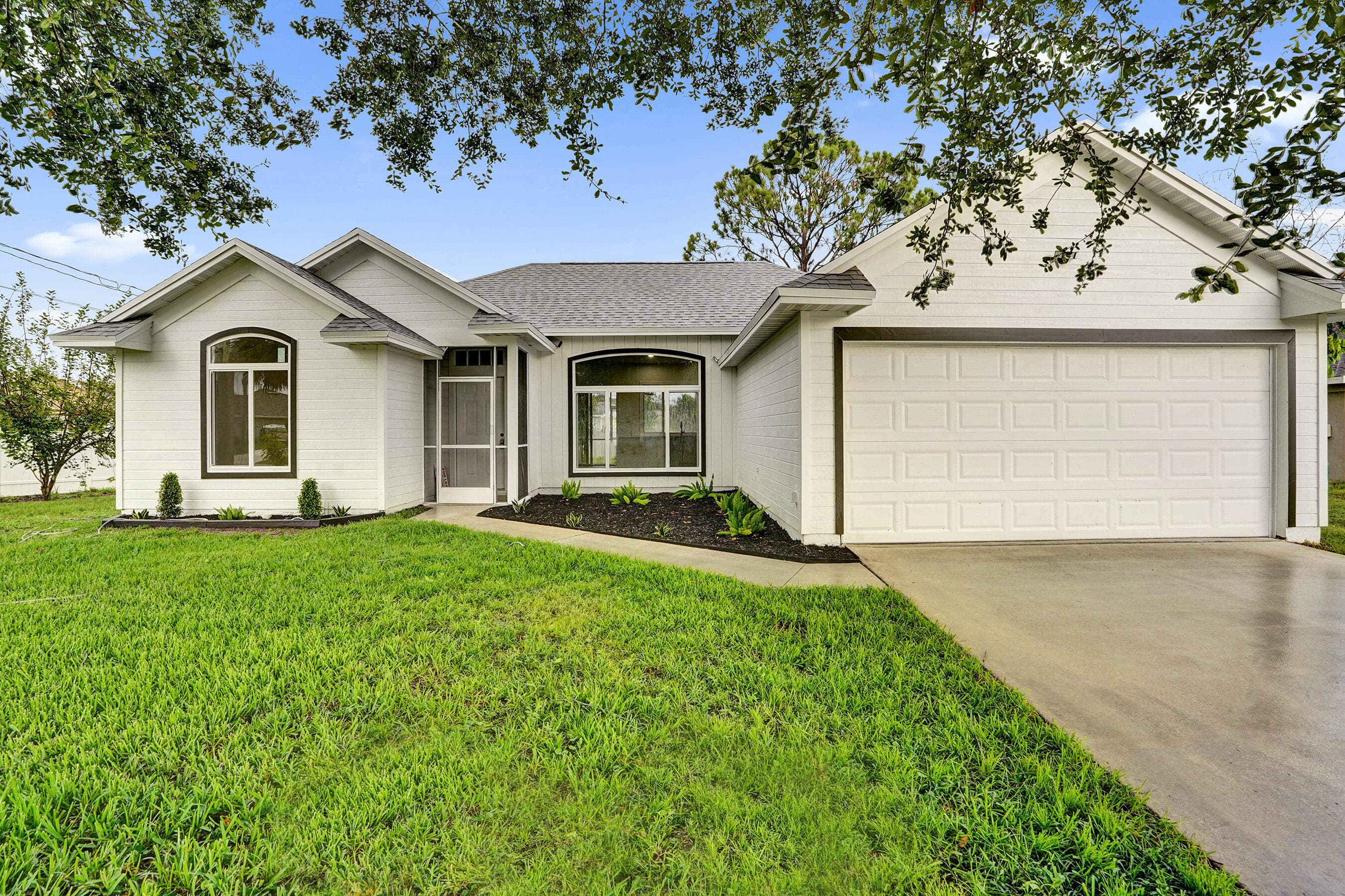 1237 SW Edinburgh Drive, Port St. Lucie, FL 34953 2