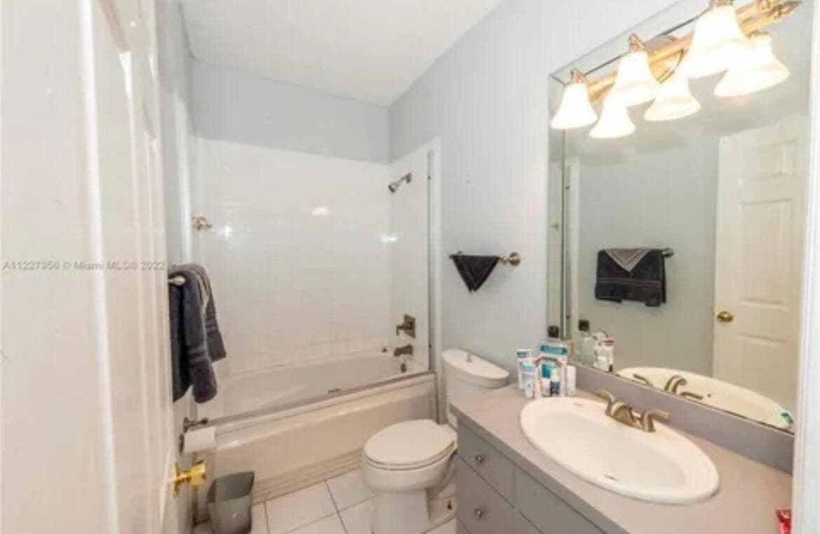 423 NE 3rd Street, Pompano Beach, FL 33060 29