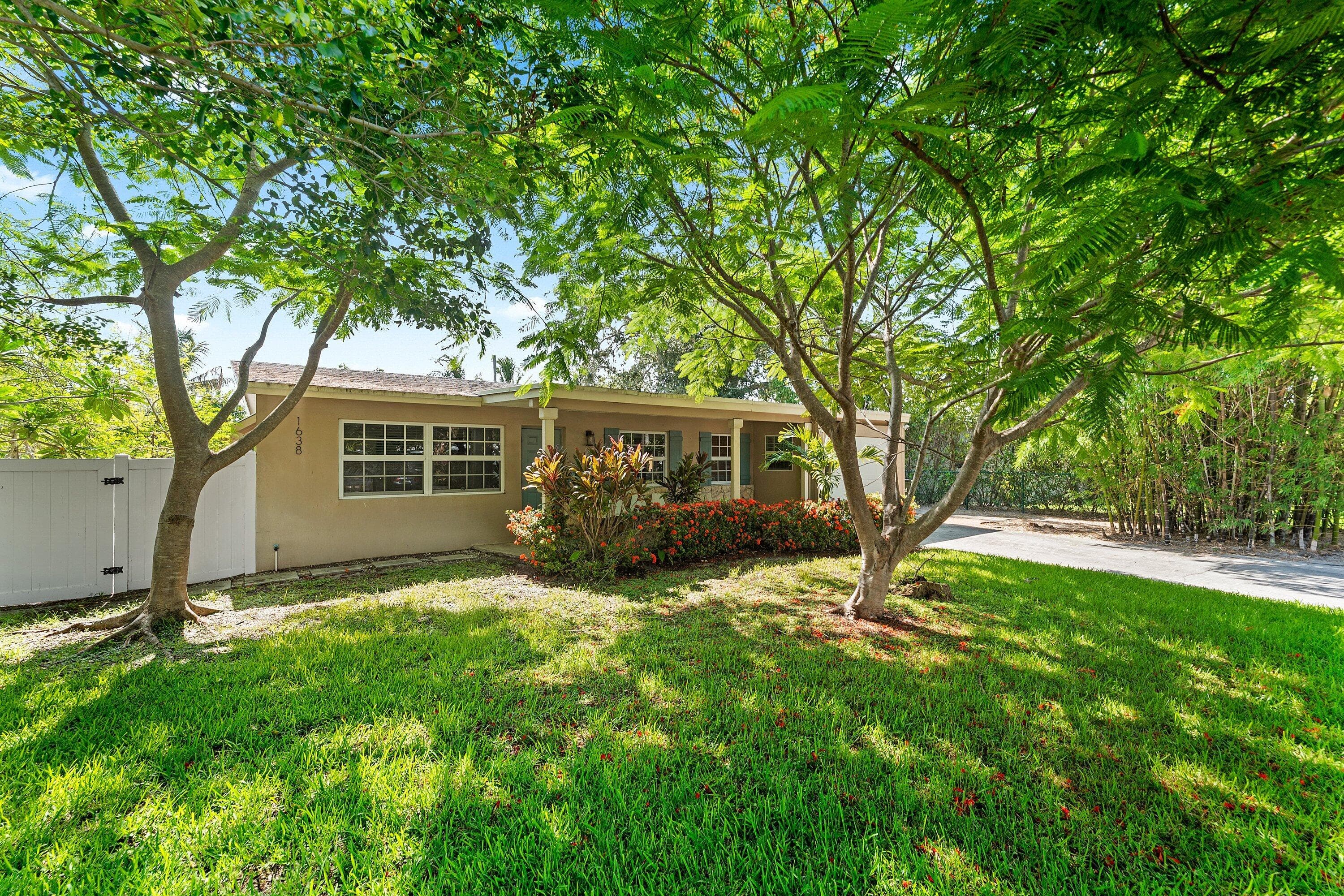 1638 NE 3rd Avenue, Delray Beach, FL 33444 2