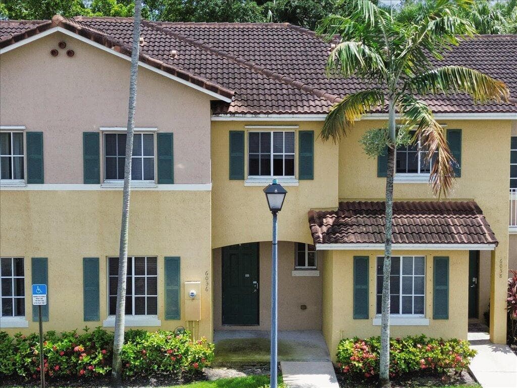 6036 SW 19th Place, North Lauderdale, FL 33068