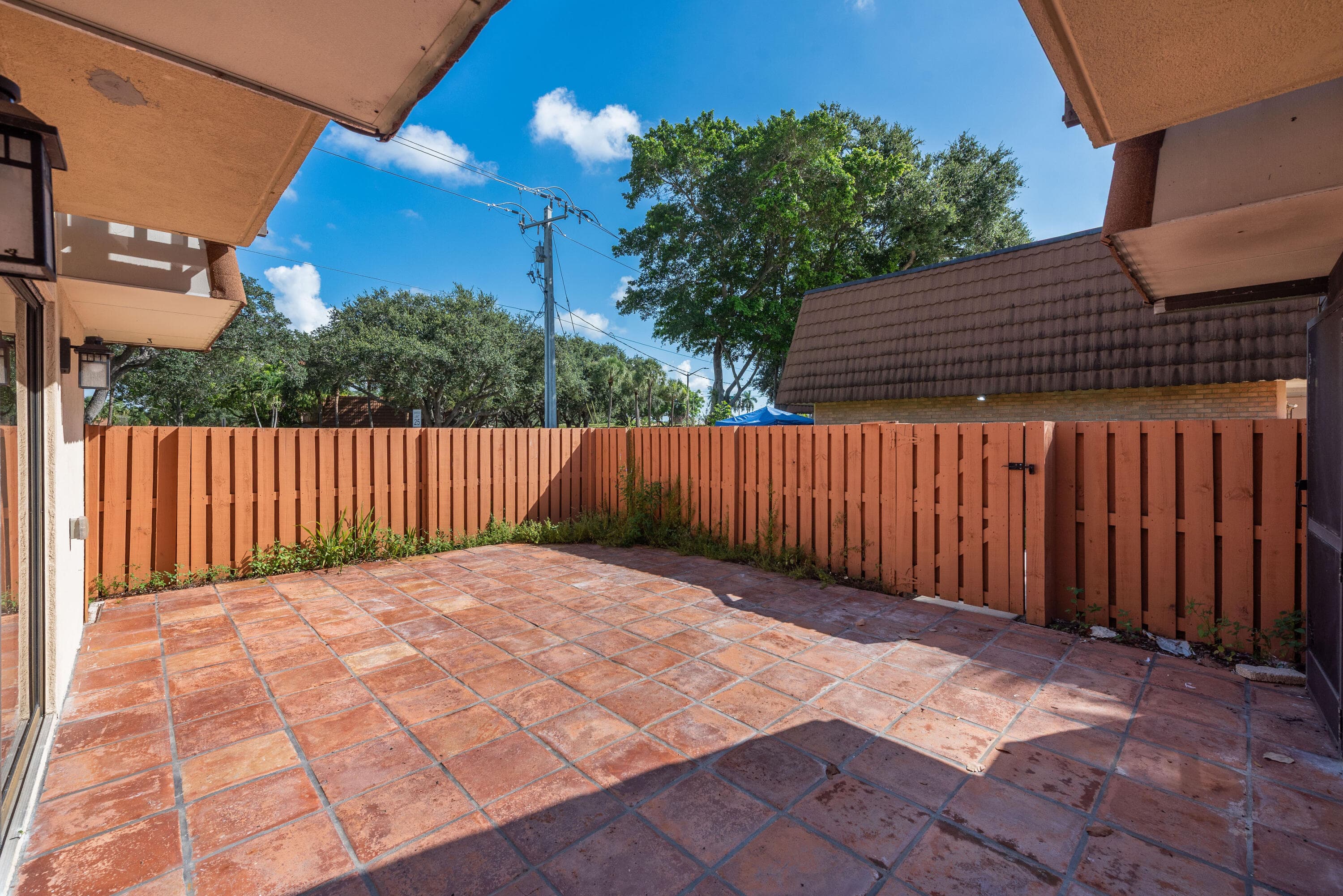 185 Charter Way, West Palm Beach, FL 33407 25