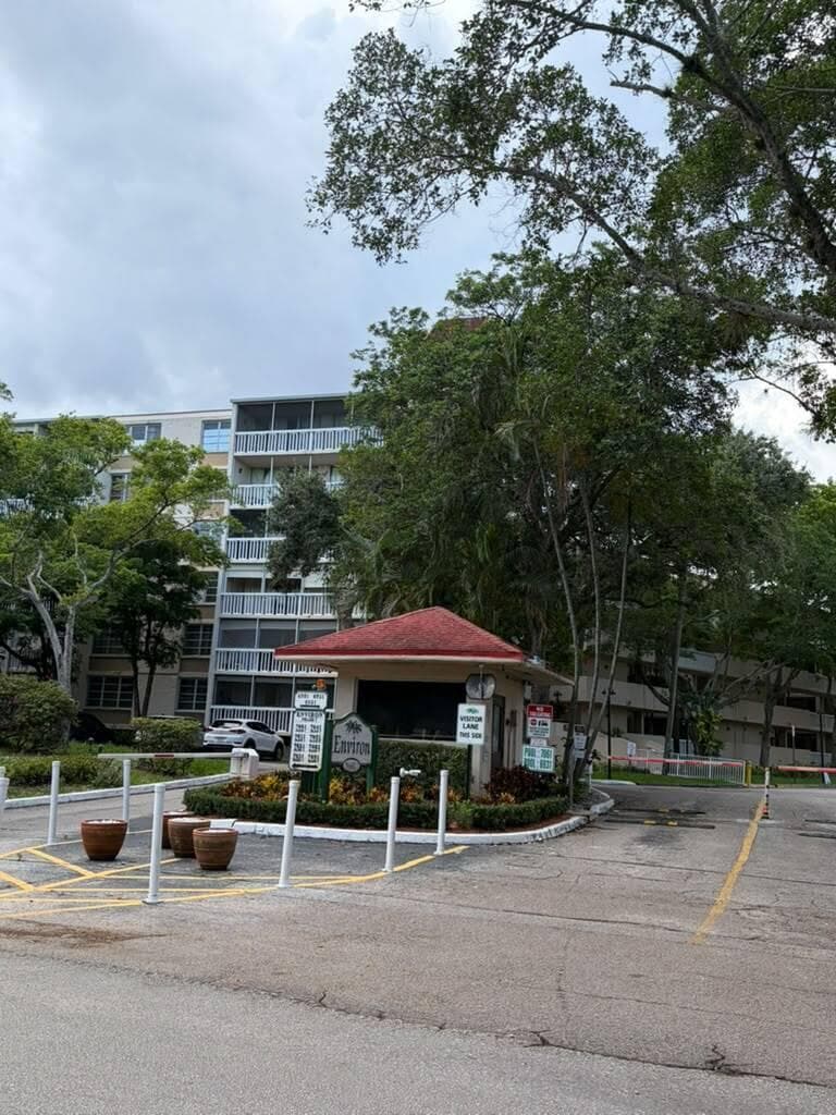 7011 Environ Boulevard 210, Lauderhill, FL 33319