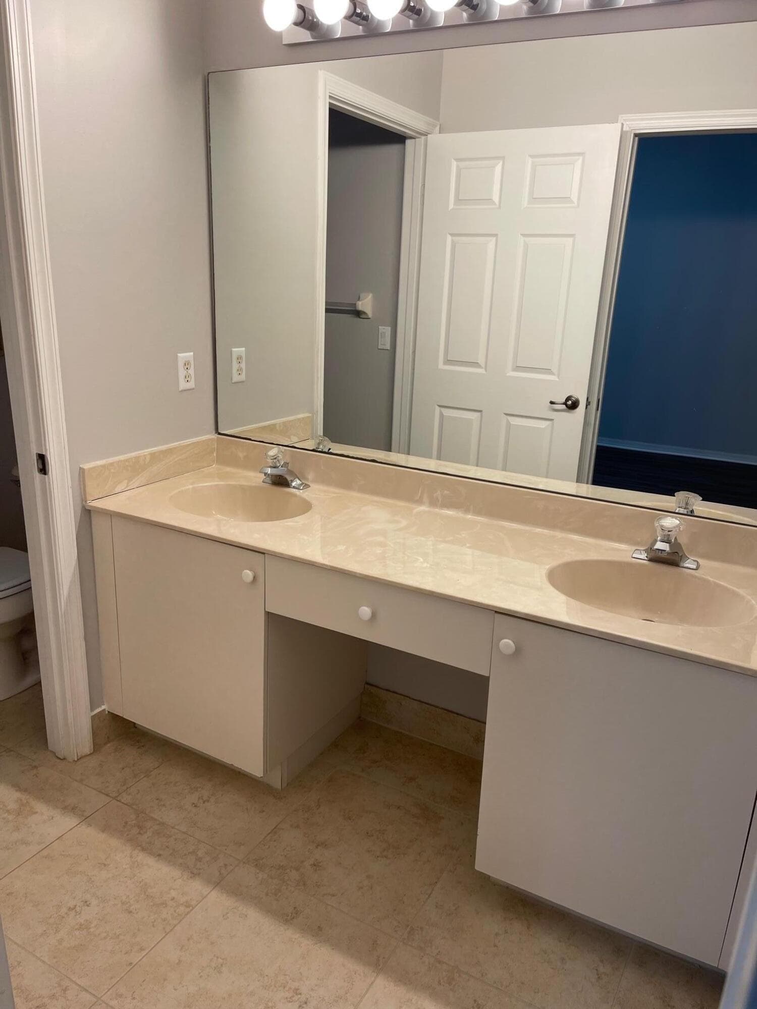 2551 Man Of War, West Palm Beach, FL 33411 9