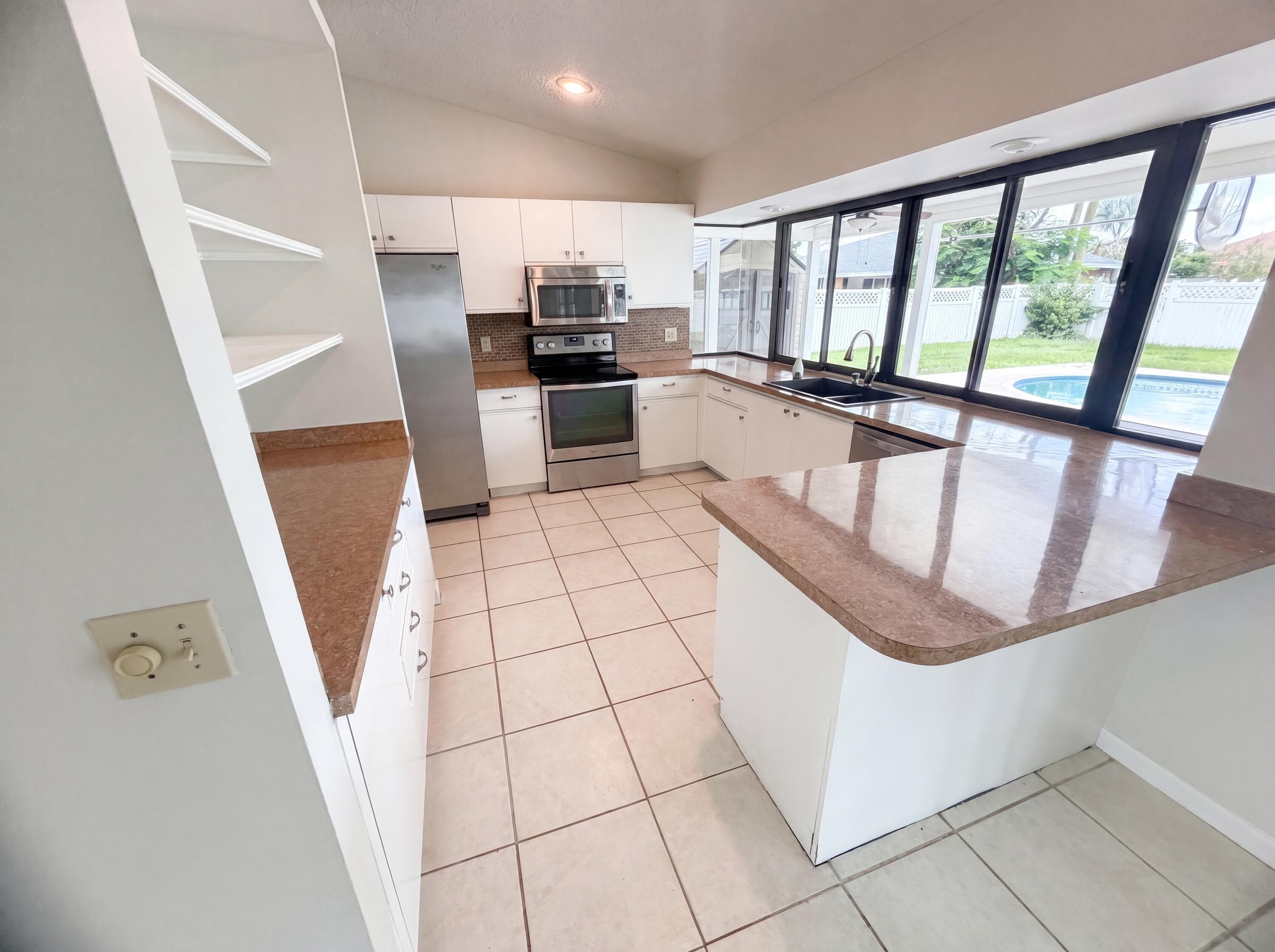 2305 SW Fern Circle, Port St. Lucie, FL 34953 27