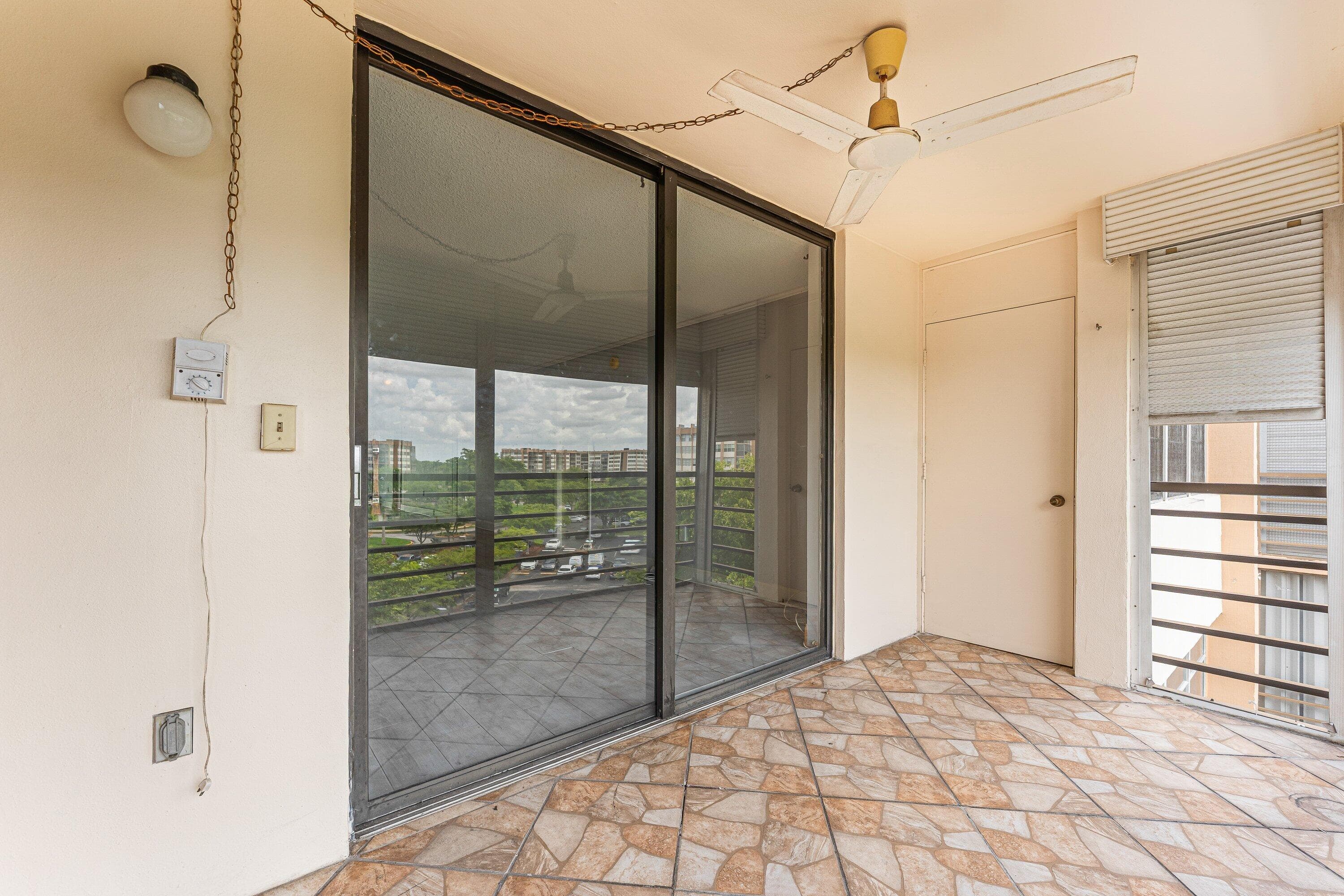 1400 Saint Charles Place 616, Pembroke Pines, FL 33026 27